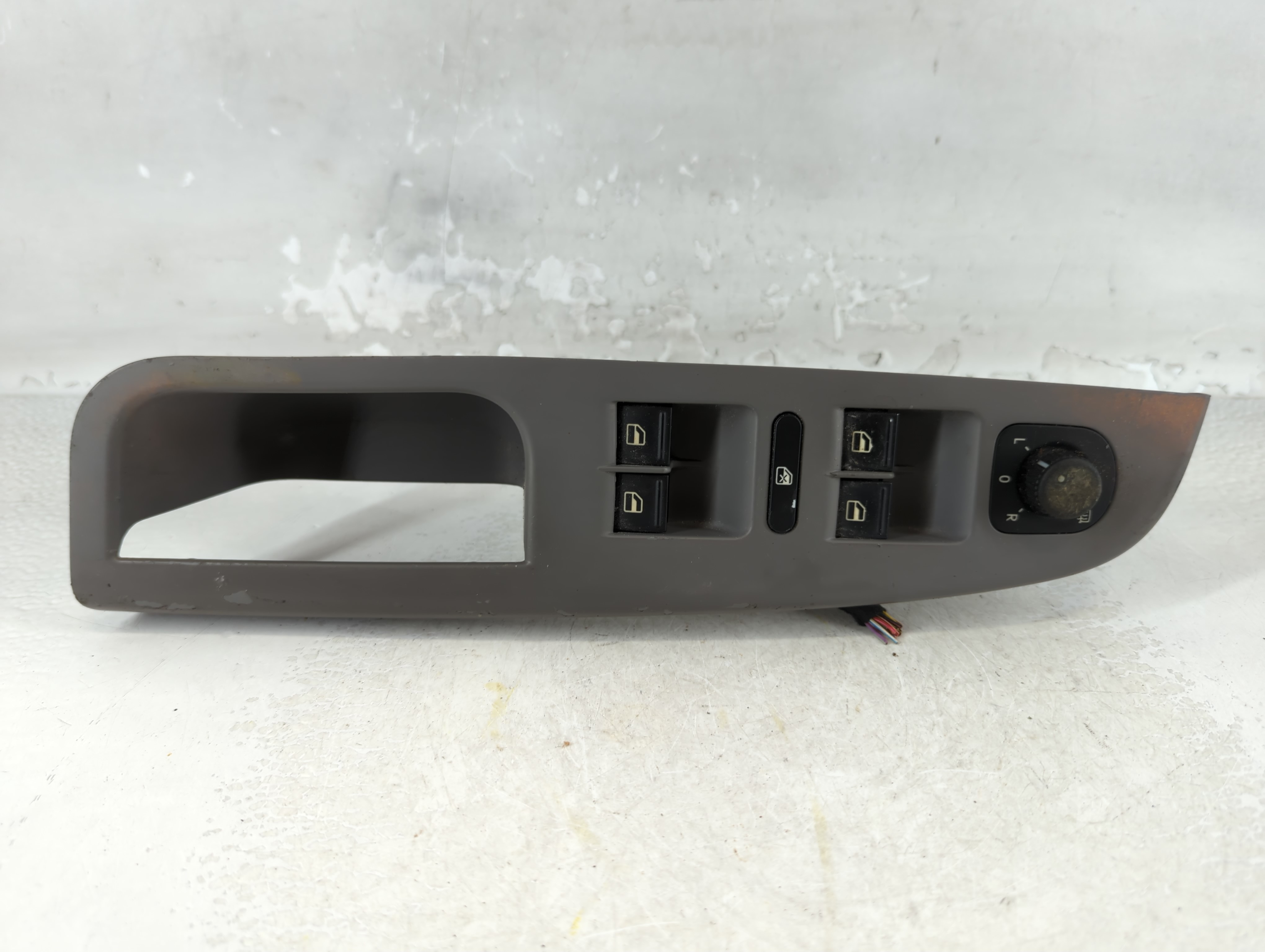 2005-2018 Volkswagen Jetta Driver Left Door Master Power Window Switch 1075409 - Oemusedautoparts1.com