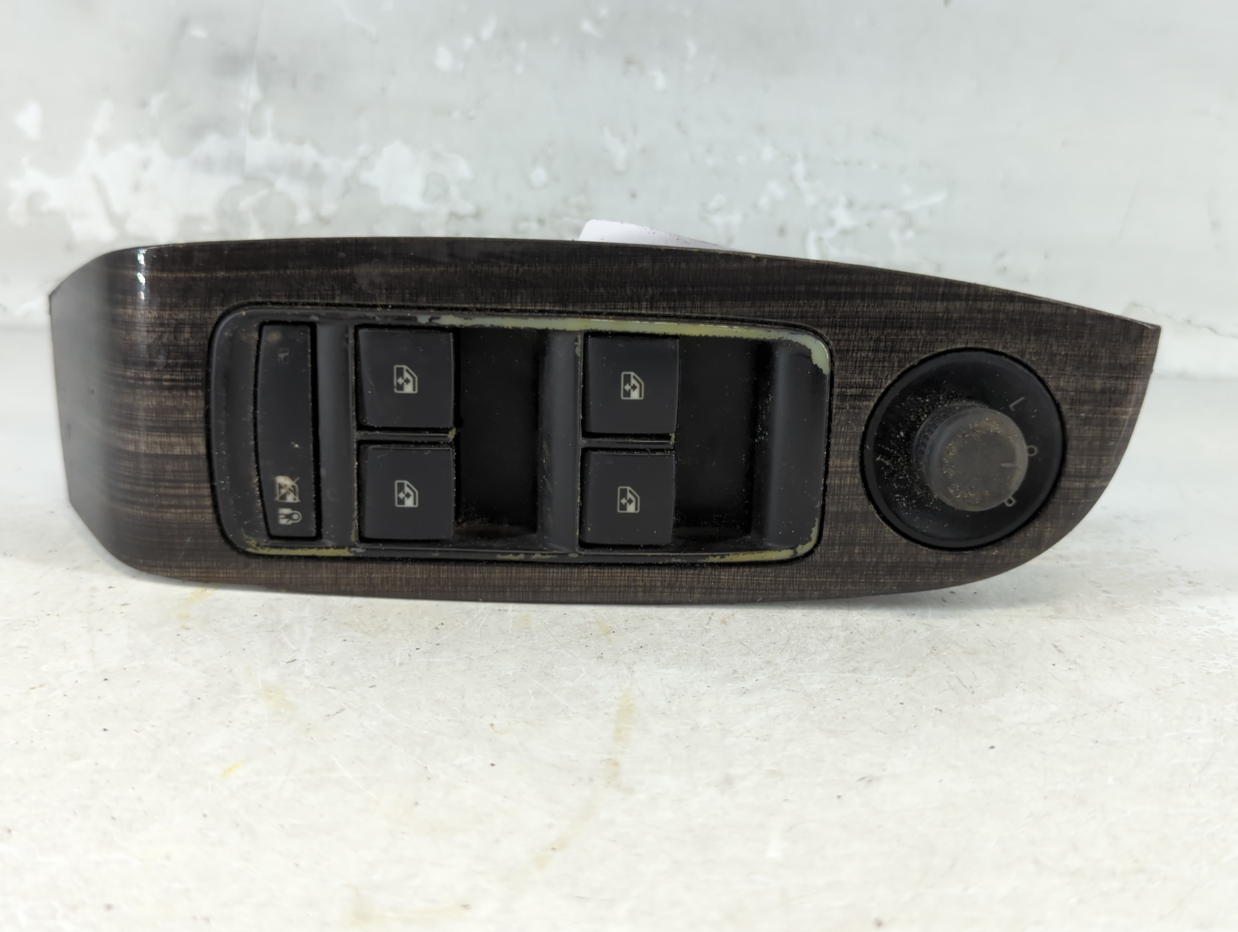 2013-2016 Chevrolet Malibu Driver Left Door Master Power Window Switch 1075429 - Oemusedautoparts1.com