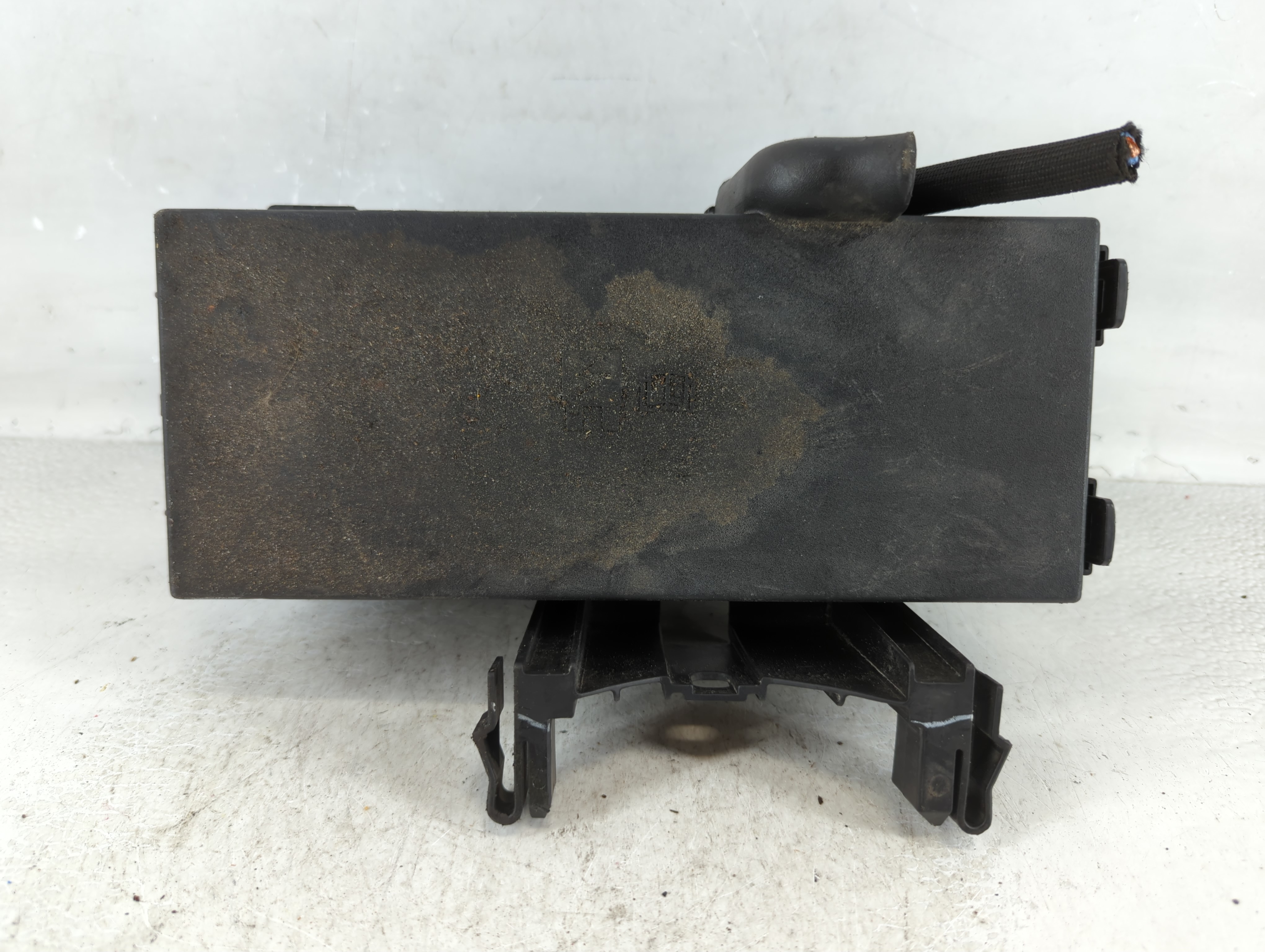 2013-2016 Ford Taurus Fusebox Fuse Box Relay Module Dg1t-14a003-ba 1075461 - Oemusedautoparts1.com