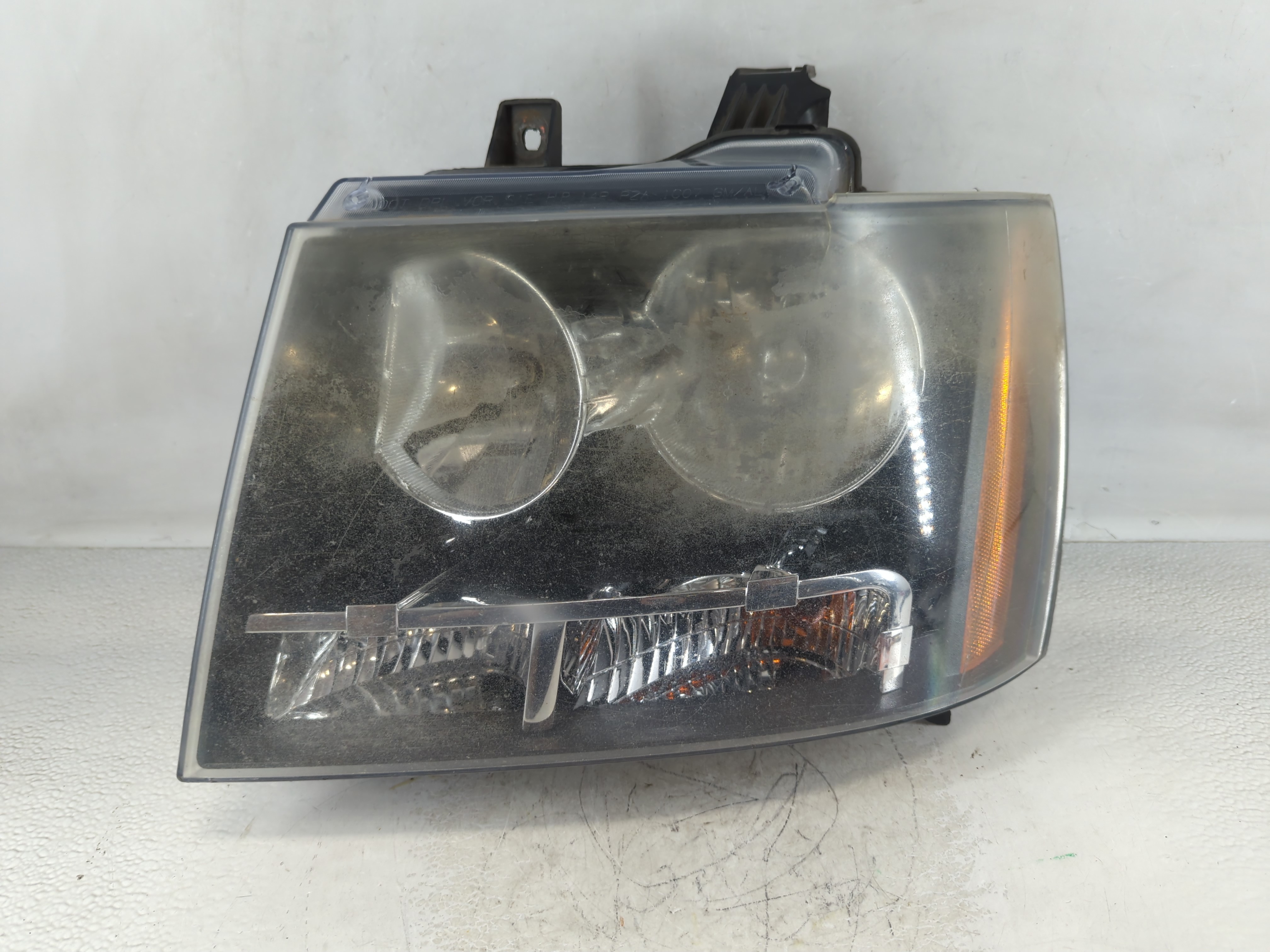 2007-2014 Chevrolet Tahoe Driver Left Oem Head Light Headlight Lamp 1075476 - Oemusedautoparts1.com