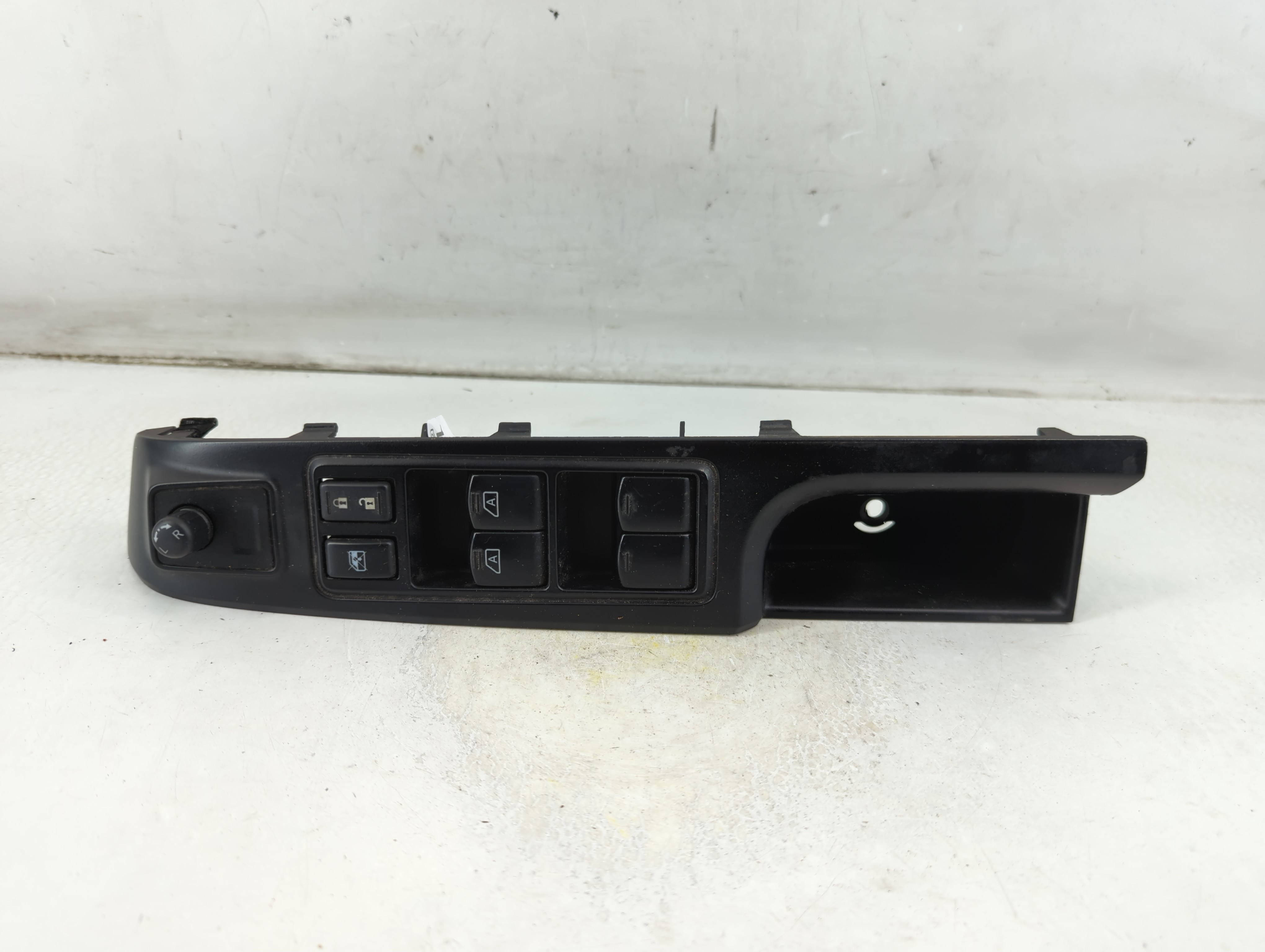 Picture of 2018-2022 Nissan Titan Driver Left Door Master Power Window Switch 1075489