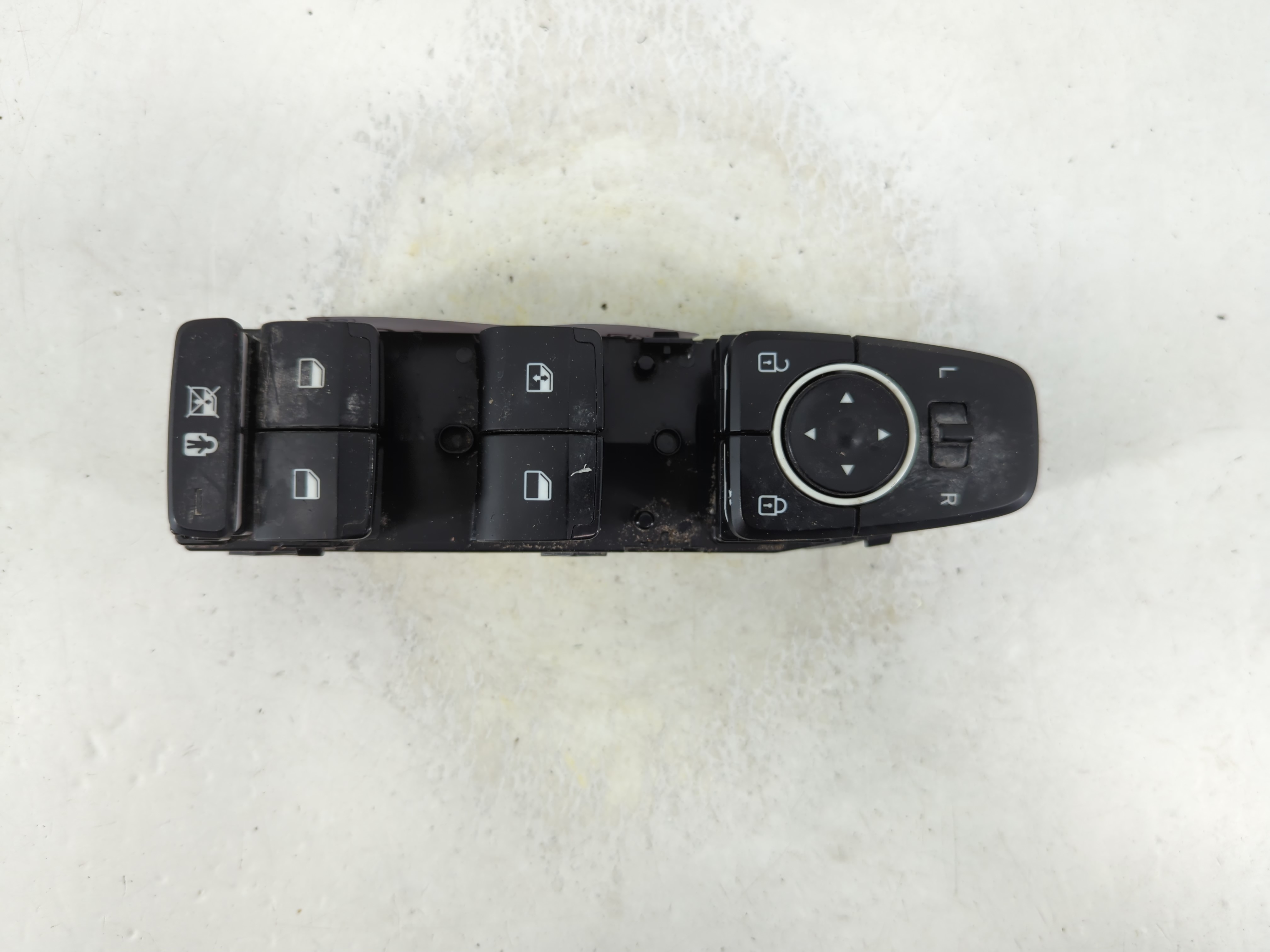 2019-2020 Hyundai Santa Fe Driver Left Door Master Power Window Switch 1075493 - Oemusedautoparts1.com