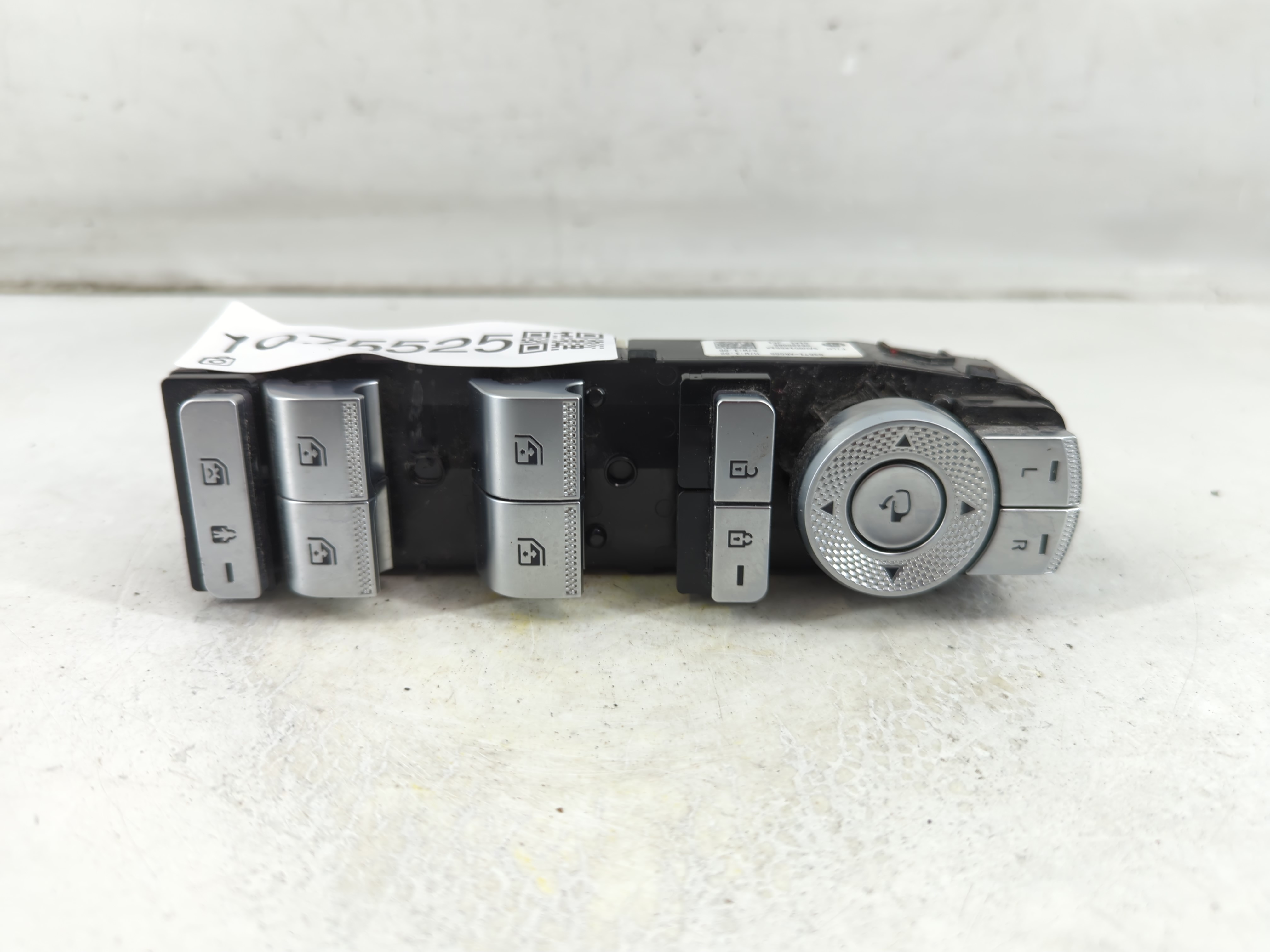 Picture of 2022-2022 Genesis Gv70 Driver Left Door Master Power Window Switch 1075525