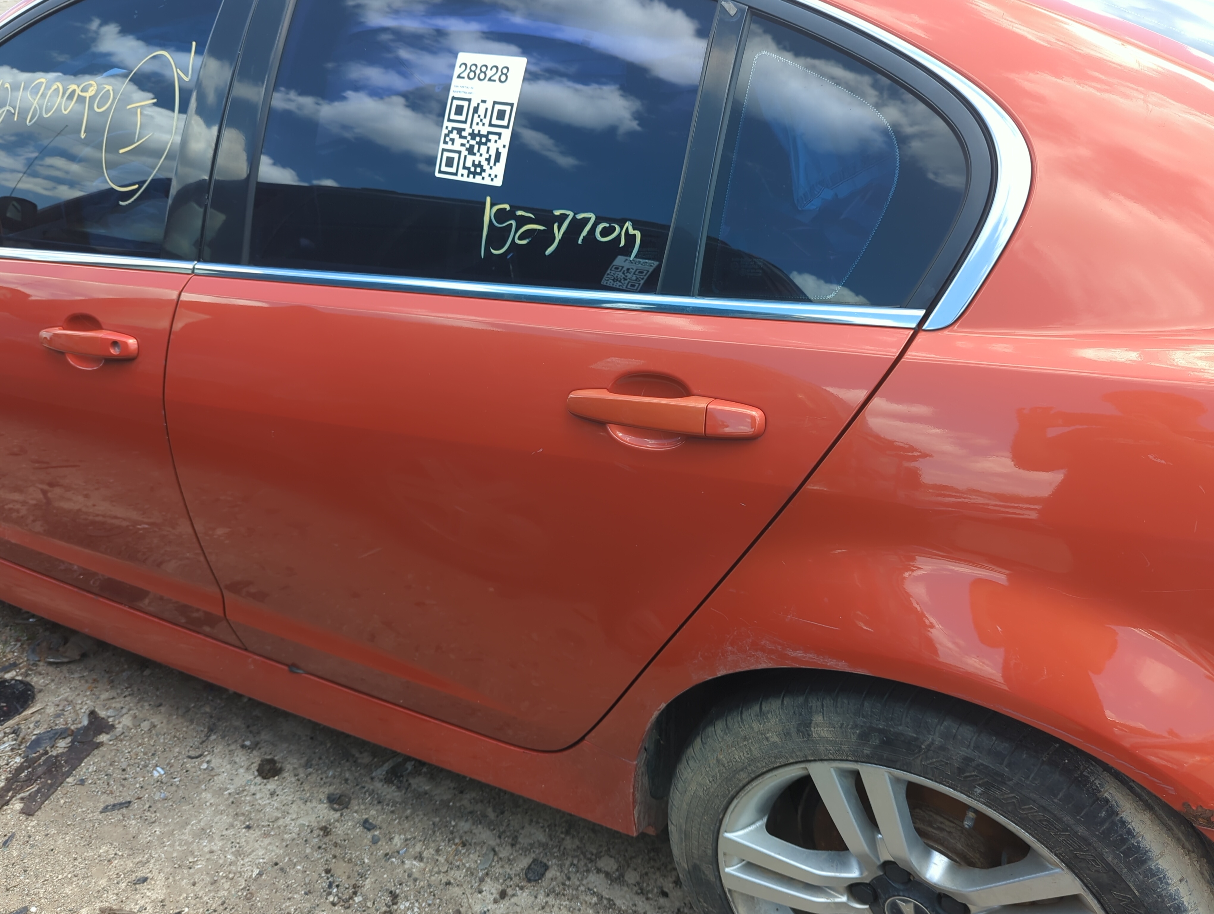 Picture of 2008-2009 Pontiac G8 Driver Rear Door Oem 1075585