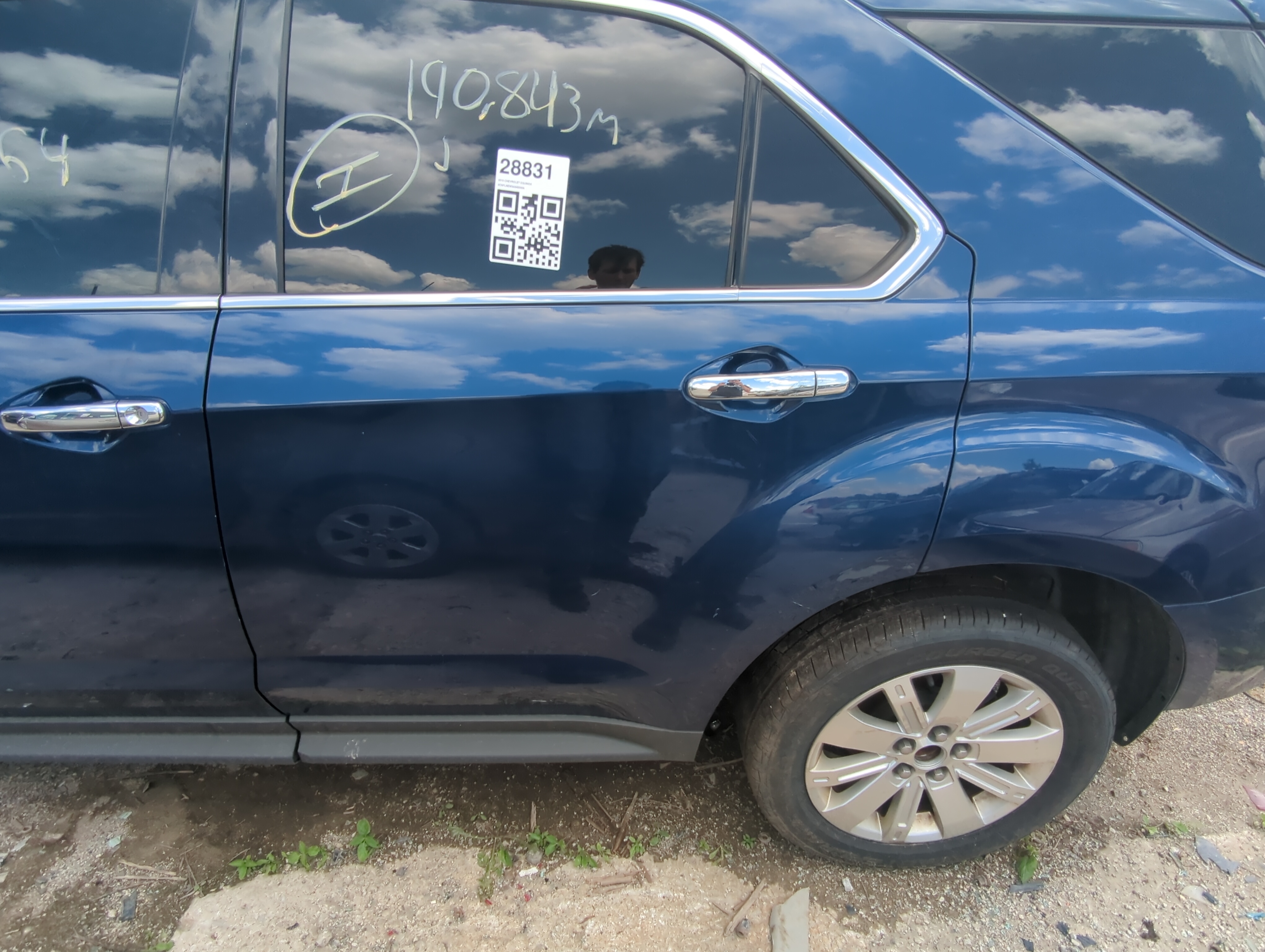 Picture of 2010-2011 Chevrolet Equinox Driver Rear Door Oem 1075813