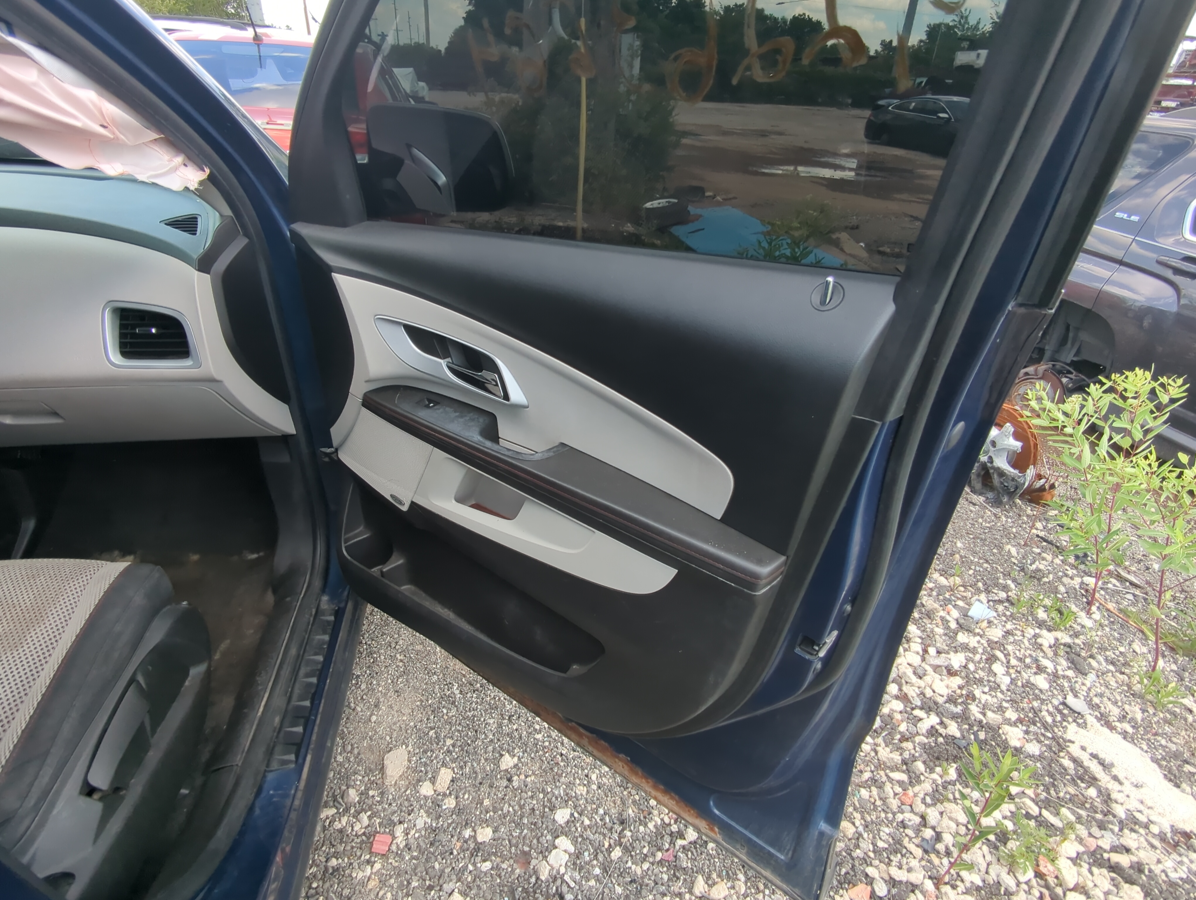 Picture of 2010 Chevrolet Equinox Front Right Passenger Interior Door Panel Trim 1075855