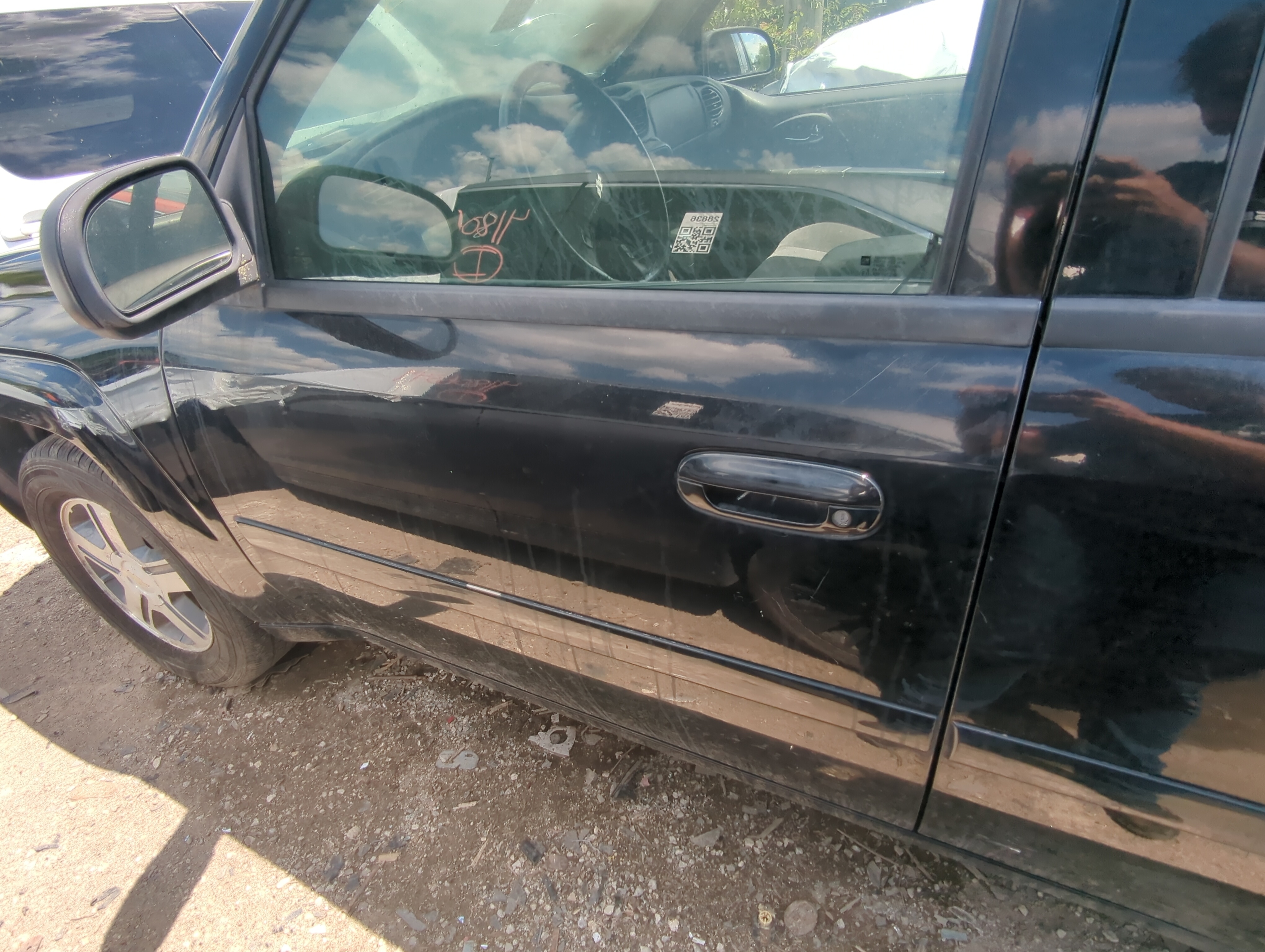 Picture of 2004-2009 Chevrolet Trailblazer Driver Front Door Oem 1075929