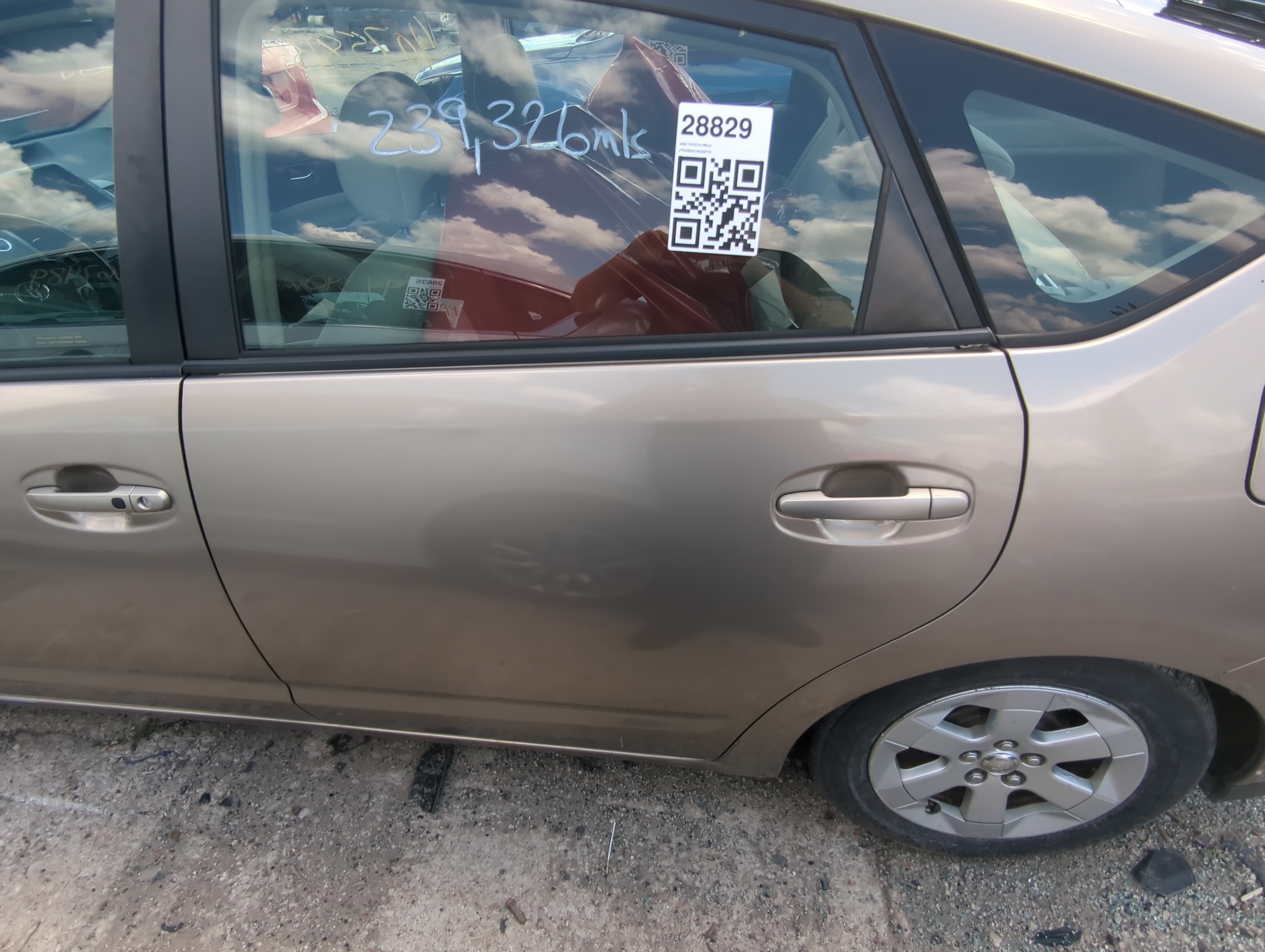 Picture of 2004-2009 Toyota Prius Driver Rear Door Oem 1076113