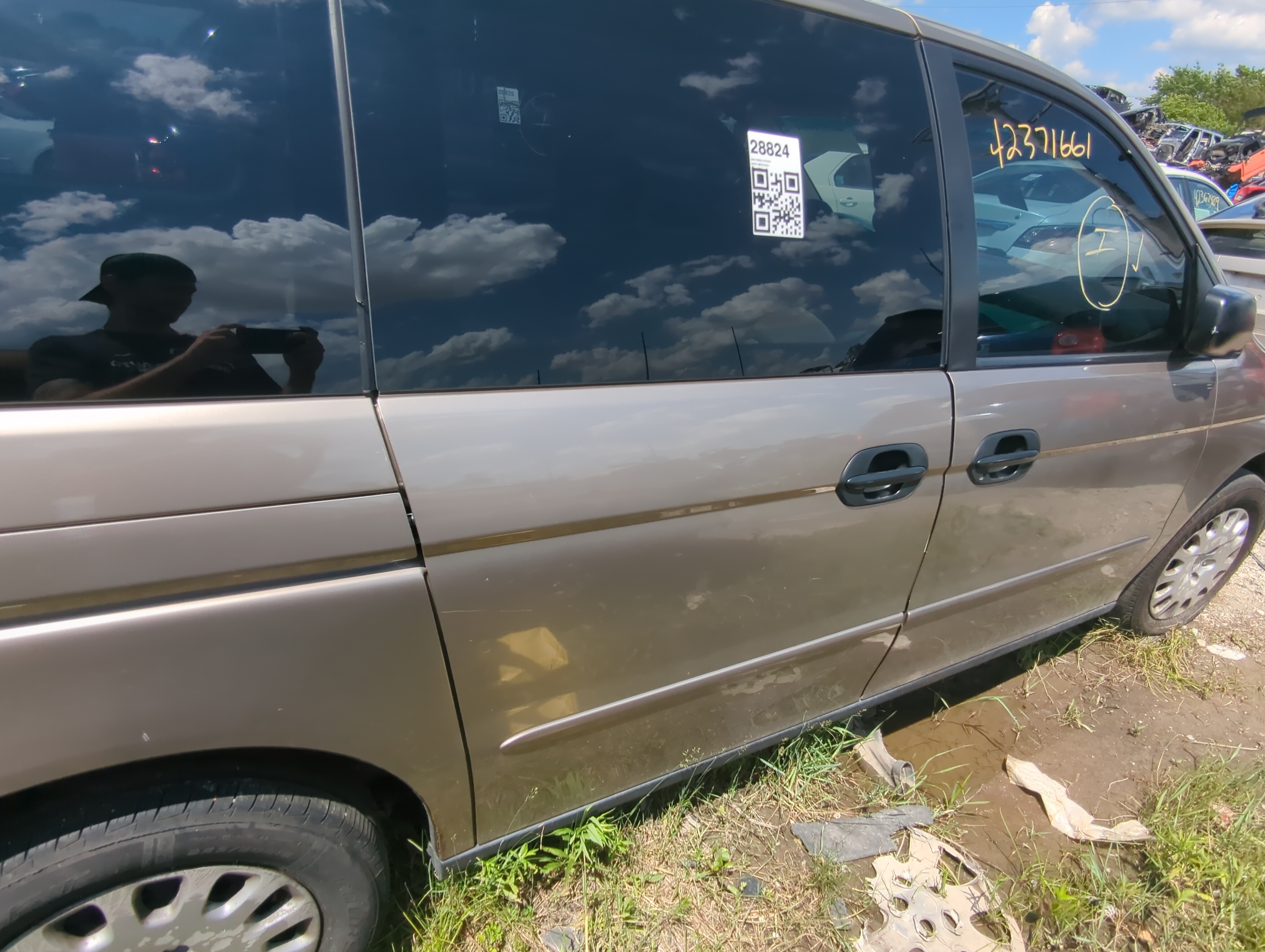 Picture of 2002-2004 Honda Odyssey Passenger Rear Door Oem 1076297