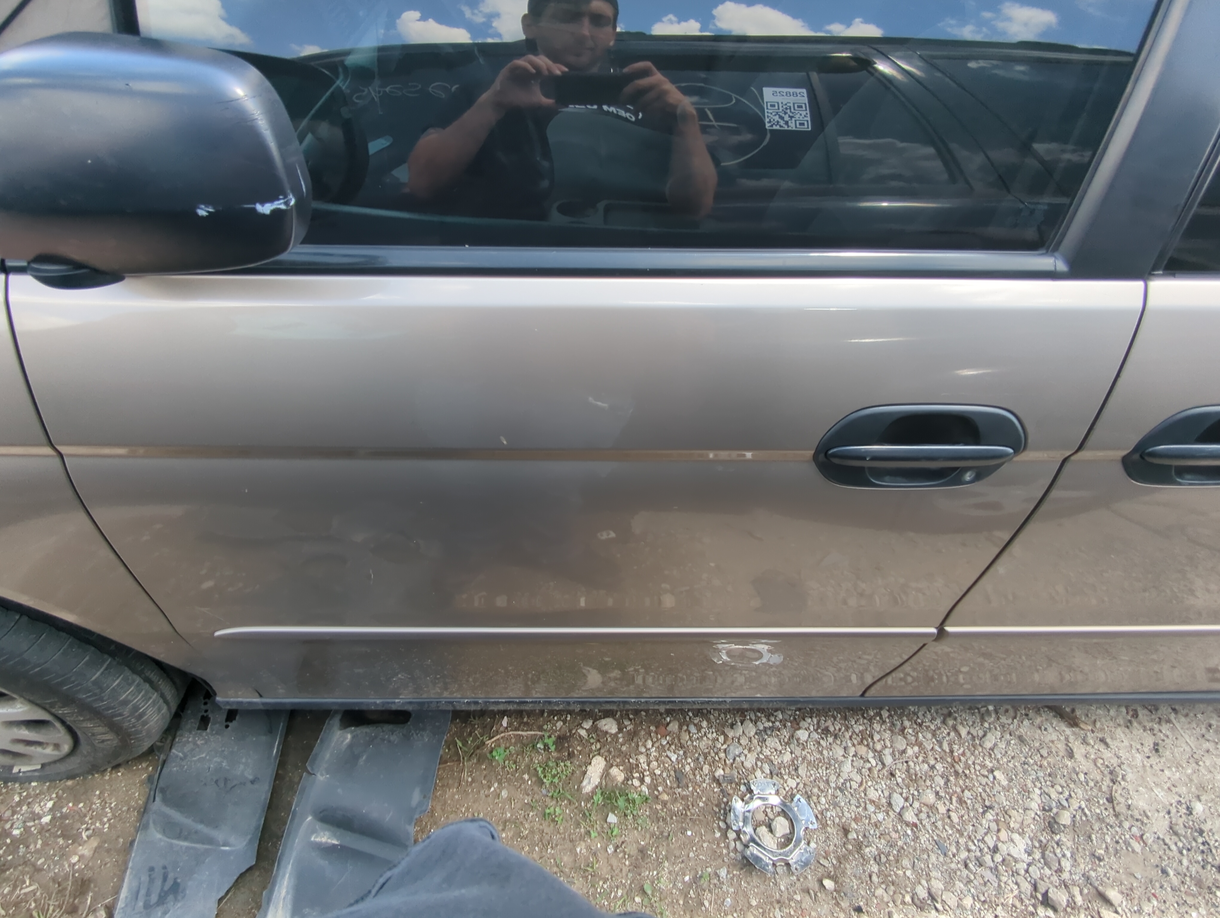 Picture of 1999-2004 Honda Odyssey Driver Front Door Oem 1076356