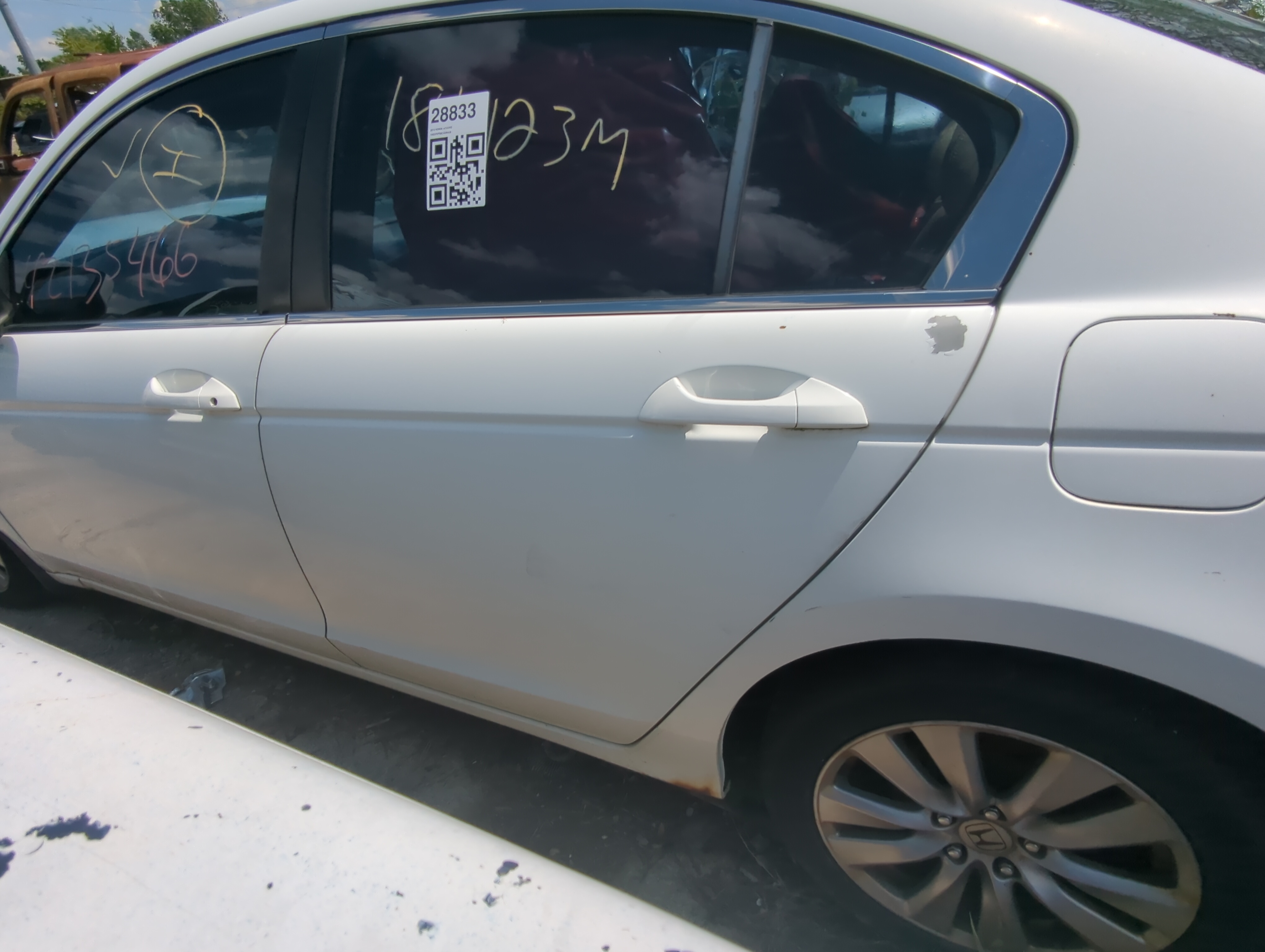 2008-2012 Honda Accord Driver Rear Door Oem 1076452 - Oemusedautoparts1.com