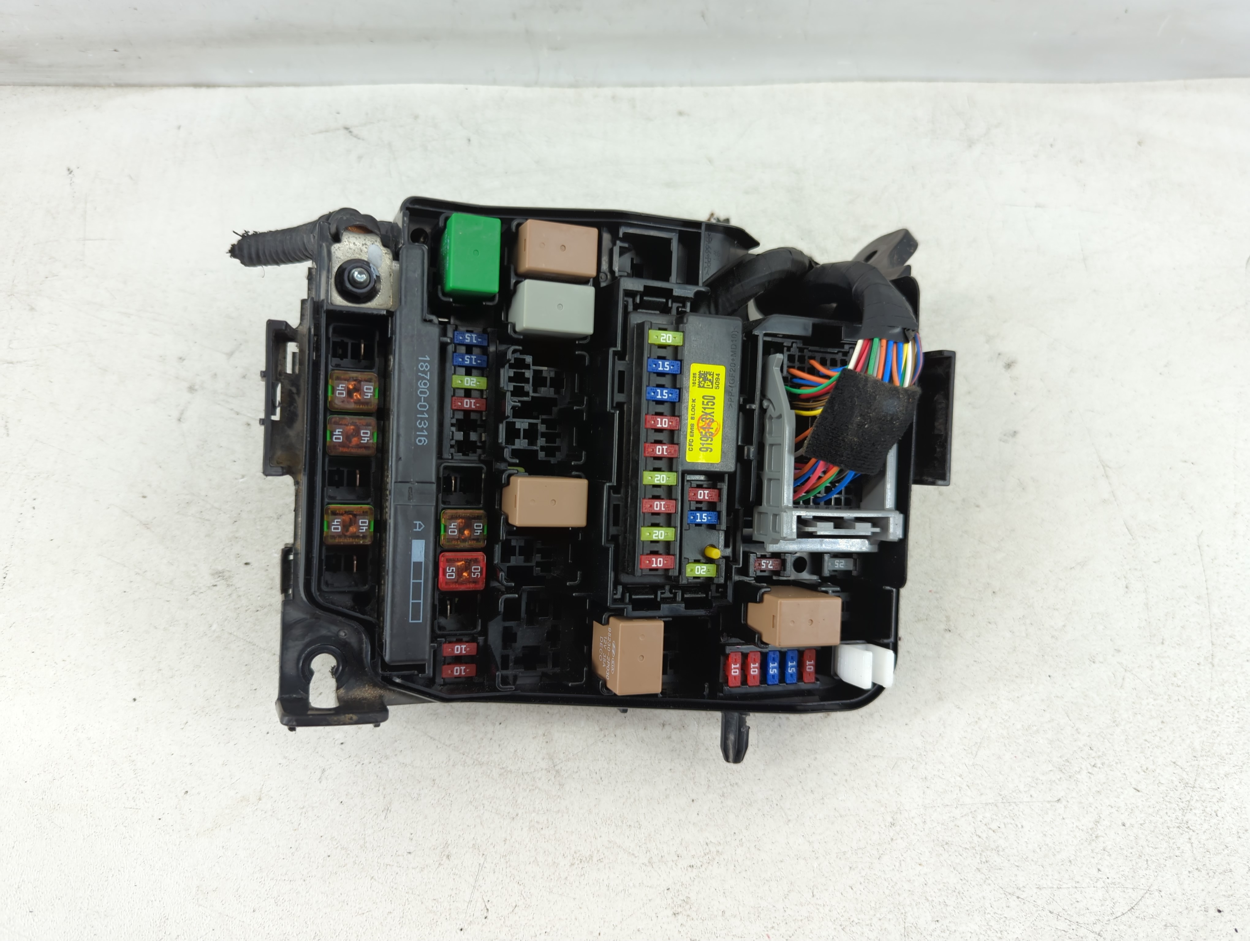 2017-2018 Kia Forte Fusebox Fuse Box Relay Module 91950-3x510 1076624 - Oemusedautoparts1.com