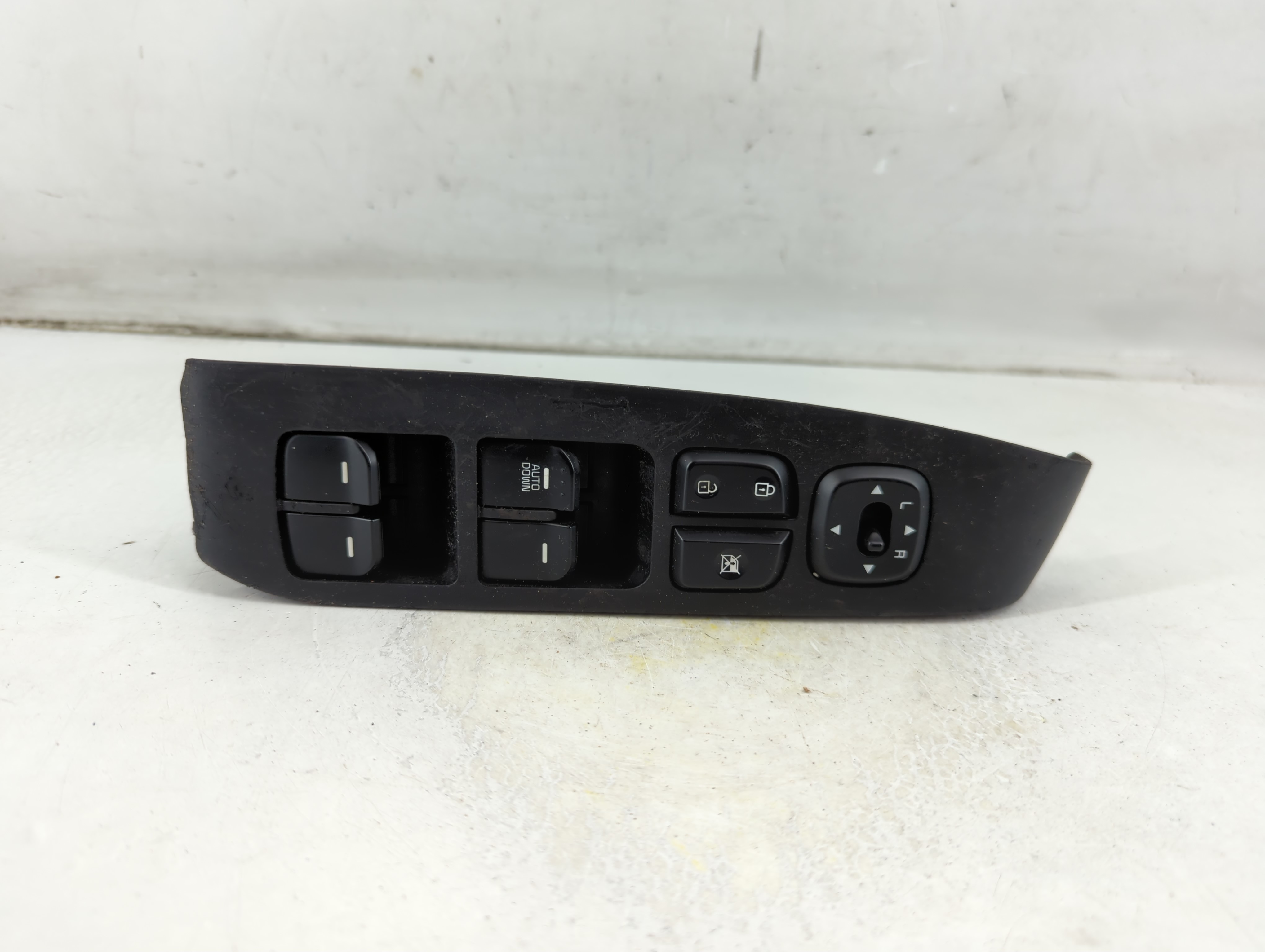 2014-2016 Kia Soul Driver Left Door Master Power Window Switch 299130675 1076635 - Oemusedautoparts1.com