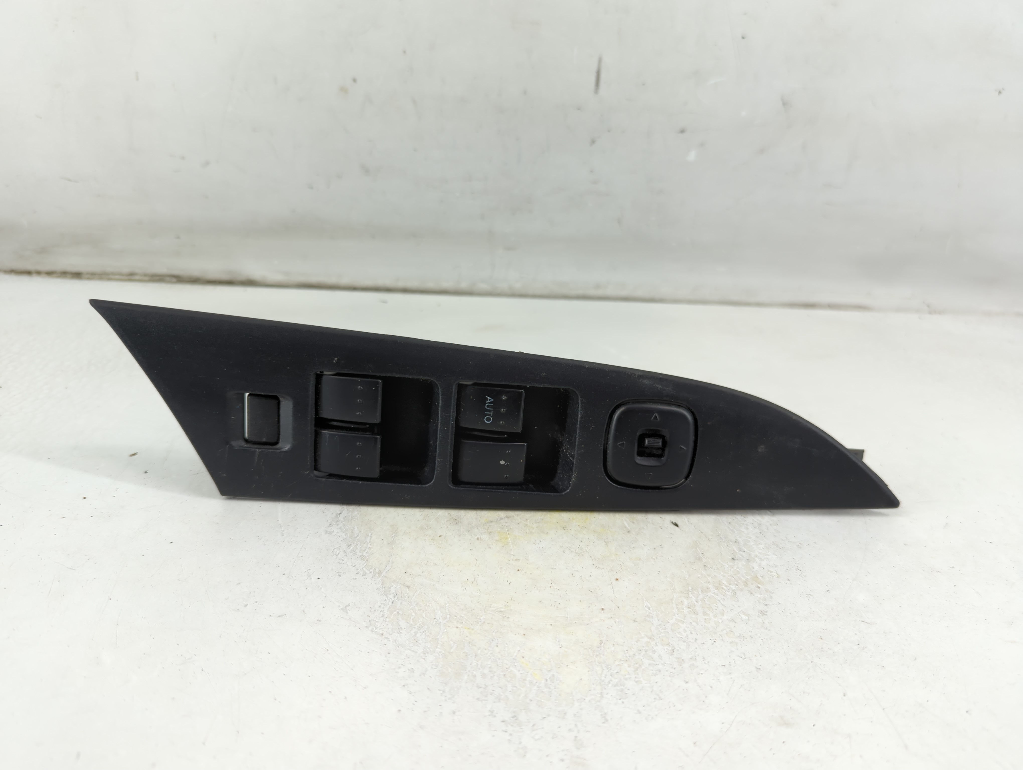 Picture of 2004-2009 Mazda 3 Driver Left Door Master Power Window Switch 1076667