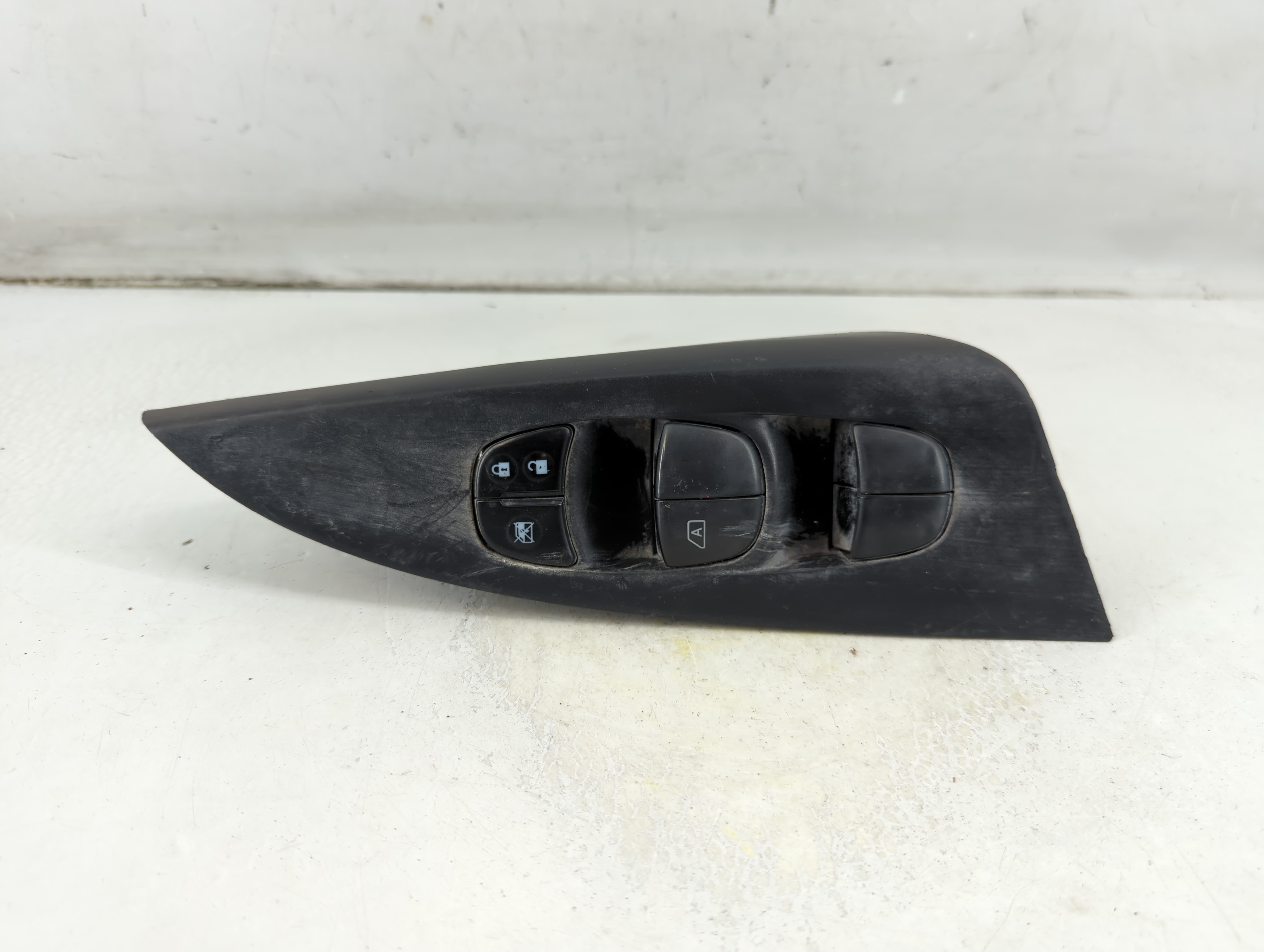 2013-2019 Nissan Sentra Driver Left Door Master Power Window Switch 1076670 - Oemusedautoparts1.com