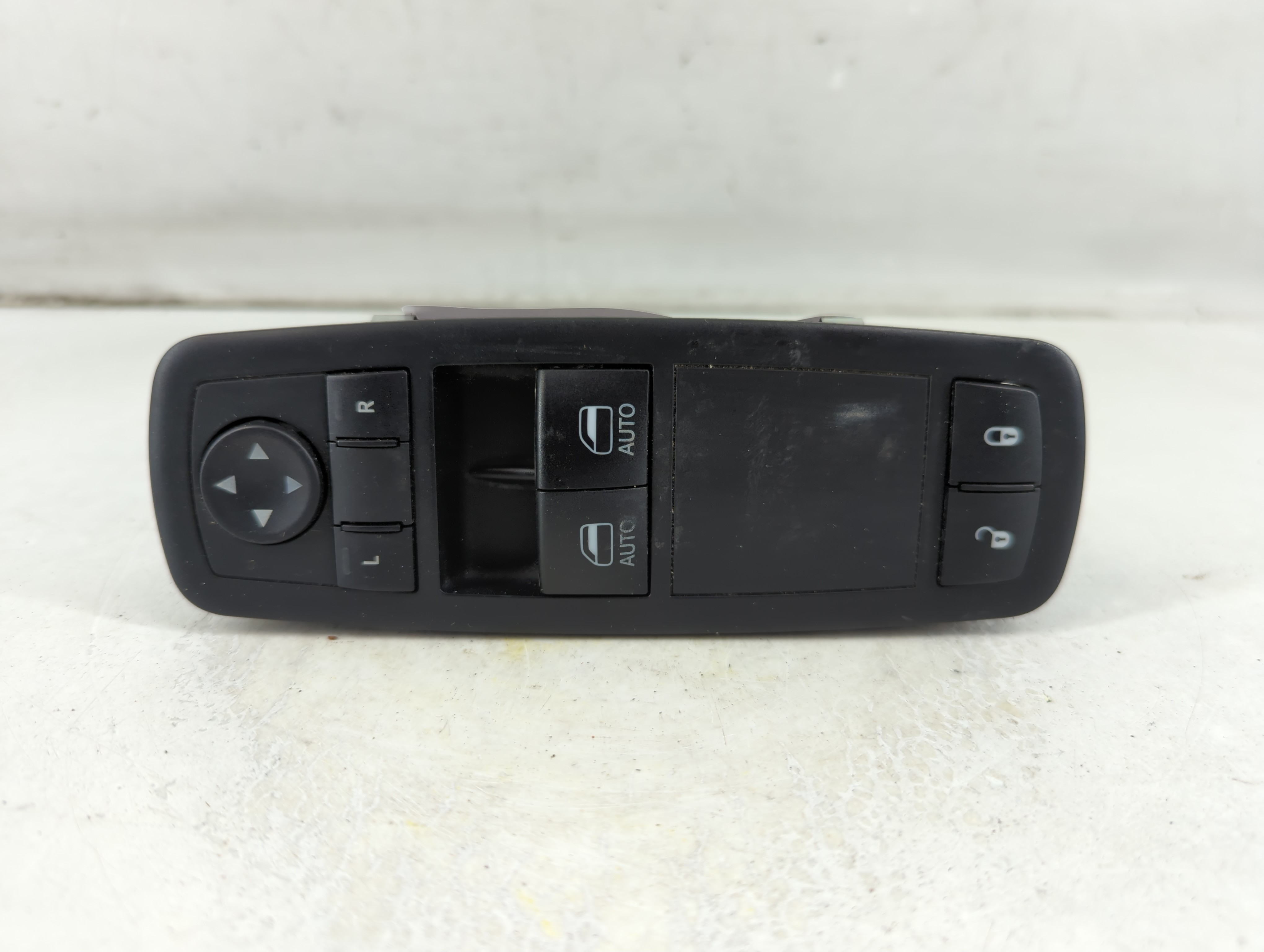 Dodge Ram 2500 Driver Left Door Master Power Window Switch P68148893ab 1076682 - Oemusedautoparts1.com