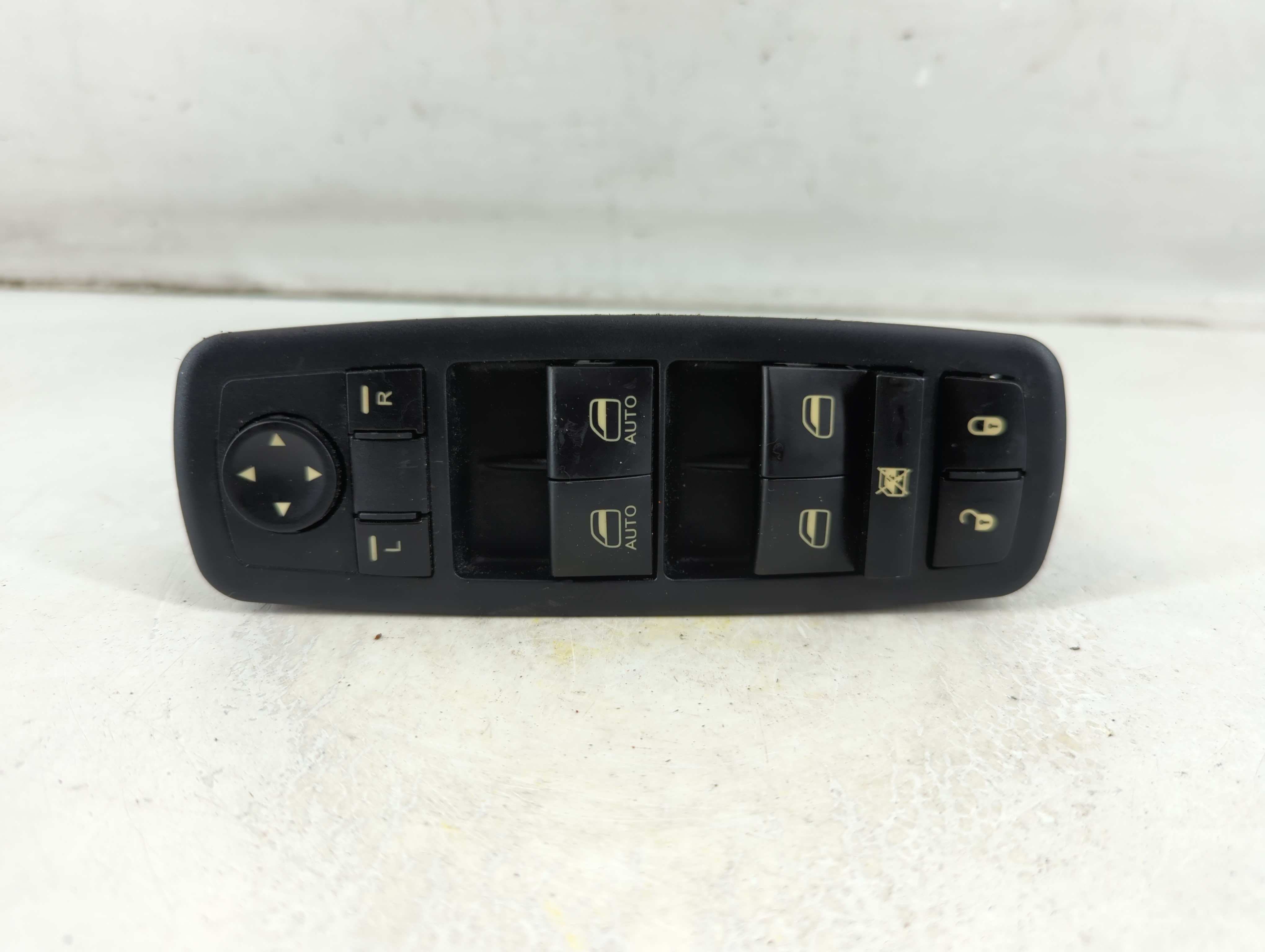 Picture of Dodge Caravan Driver Left Door Master Power Window Switch 1076684