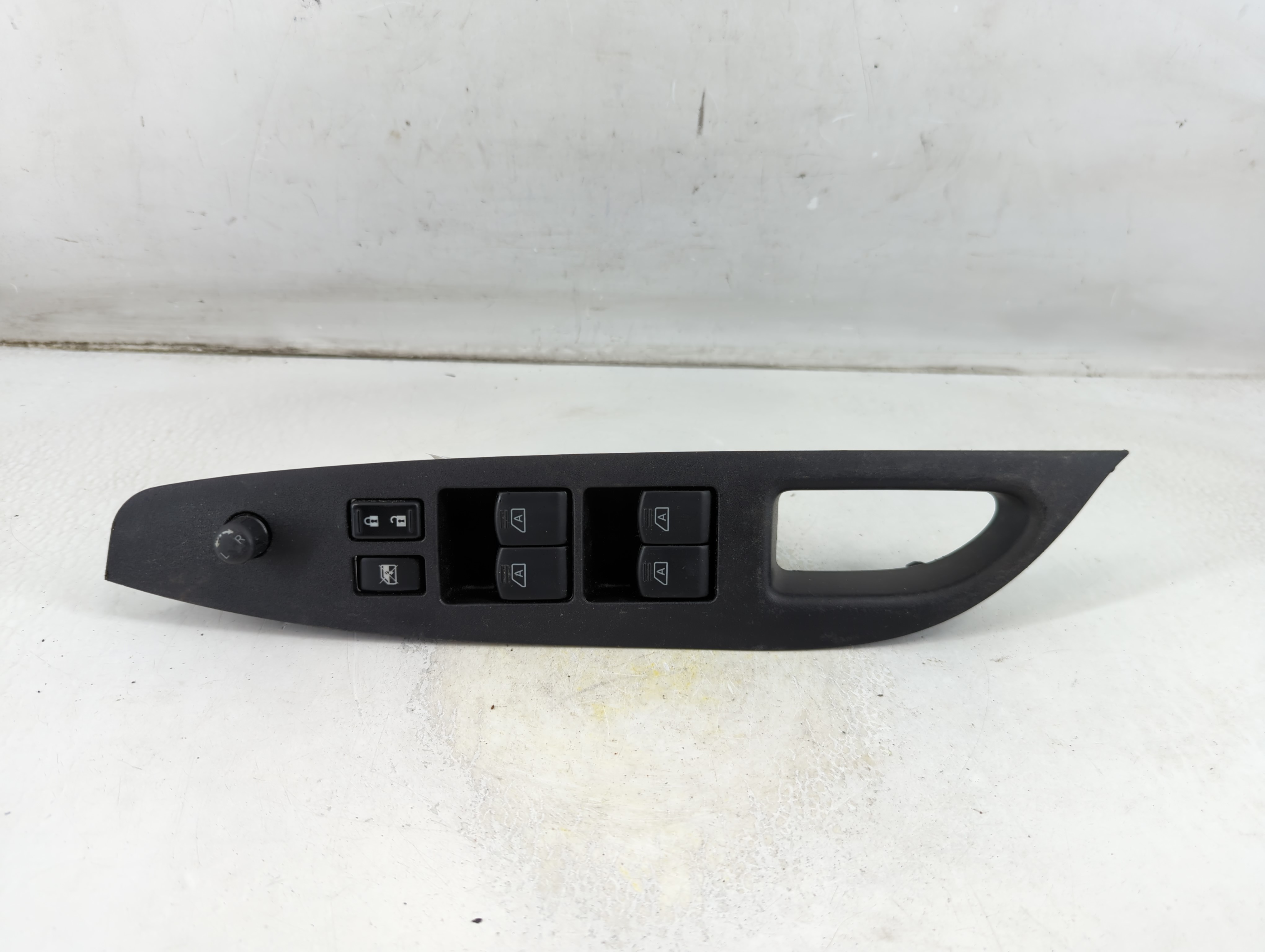 2008-2013 Infiniti G37 Driver Left Door Master Power Window Switch 1076685 - Oemusedautoparts1.com