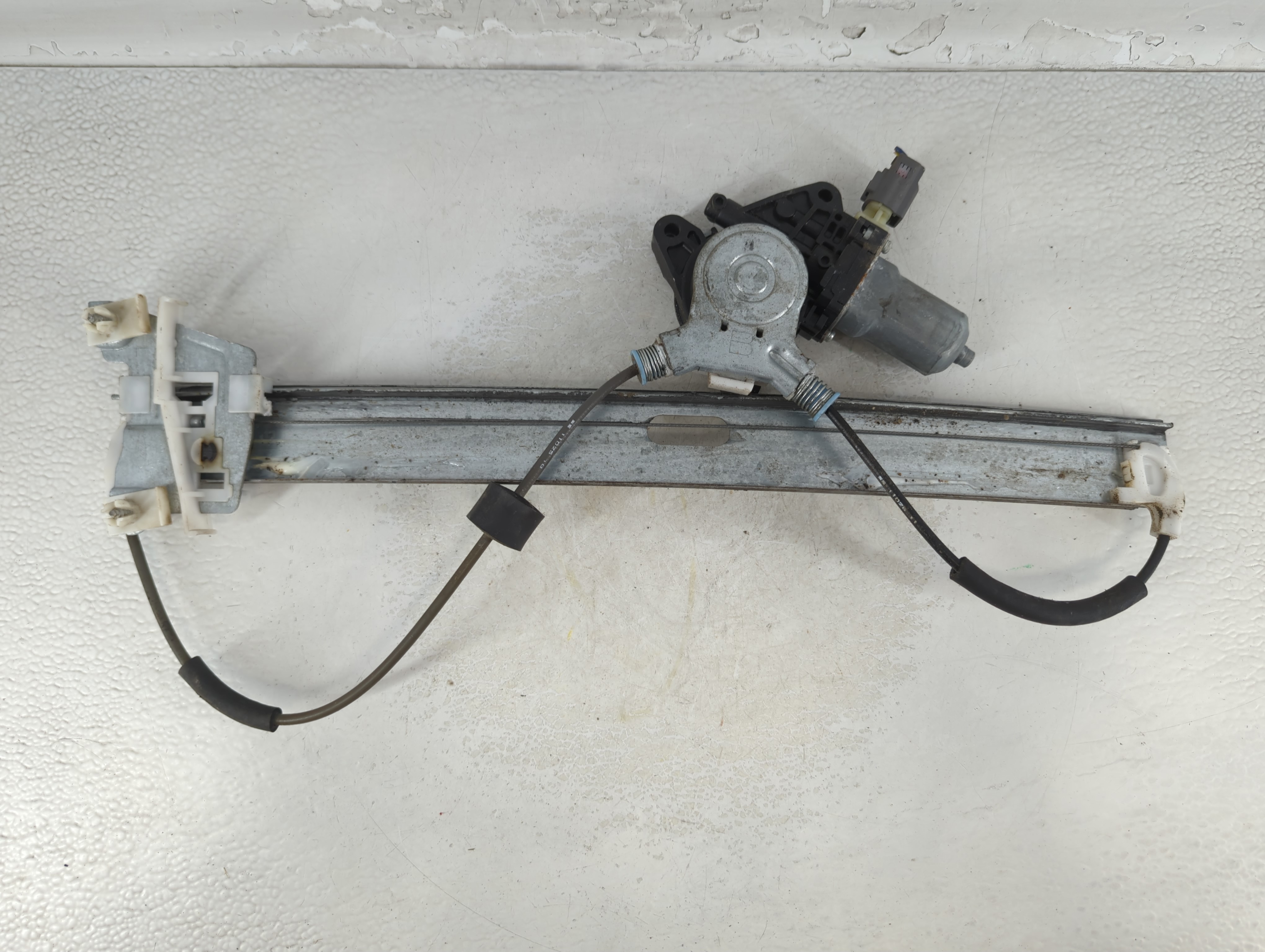 2008-2012 Ford Escape Driver Left Front Window Regulator 1076698 - Oemusedautoparts1.com