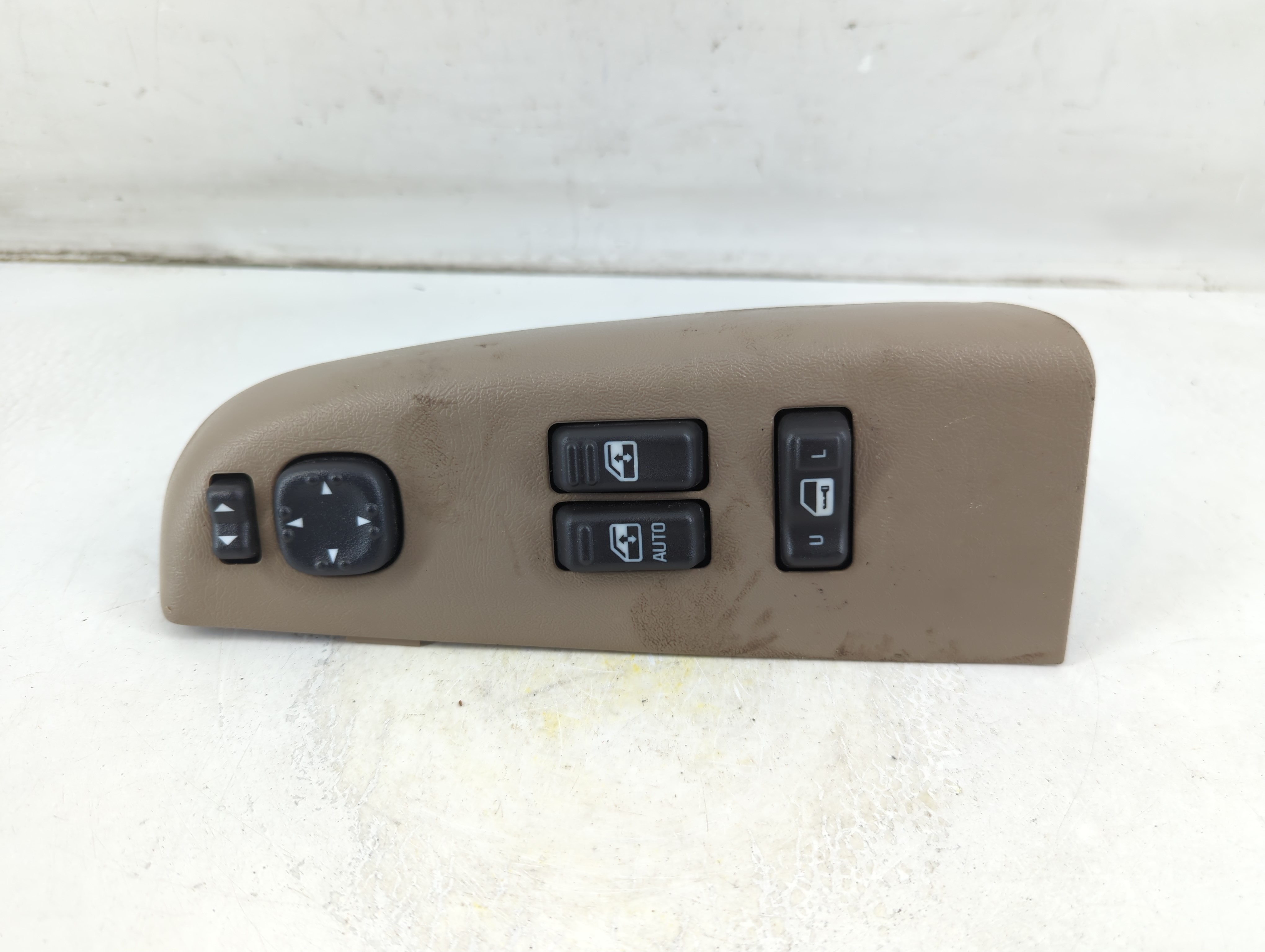 Gmc Yukon Xl Driver Left Door Master Power Window Switch 15045085 1076700 - Oemusedautoparts1.com
