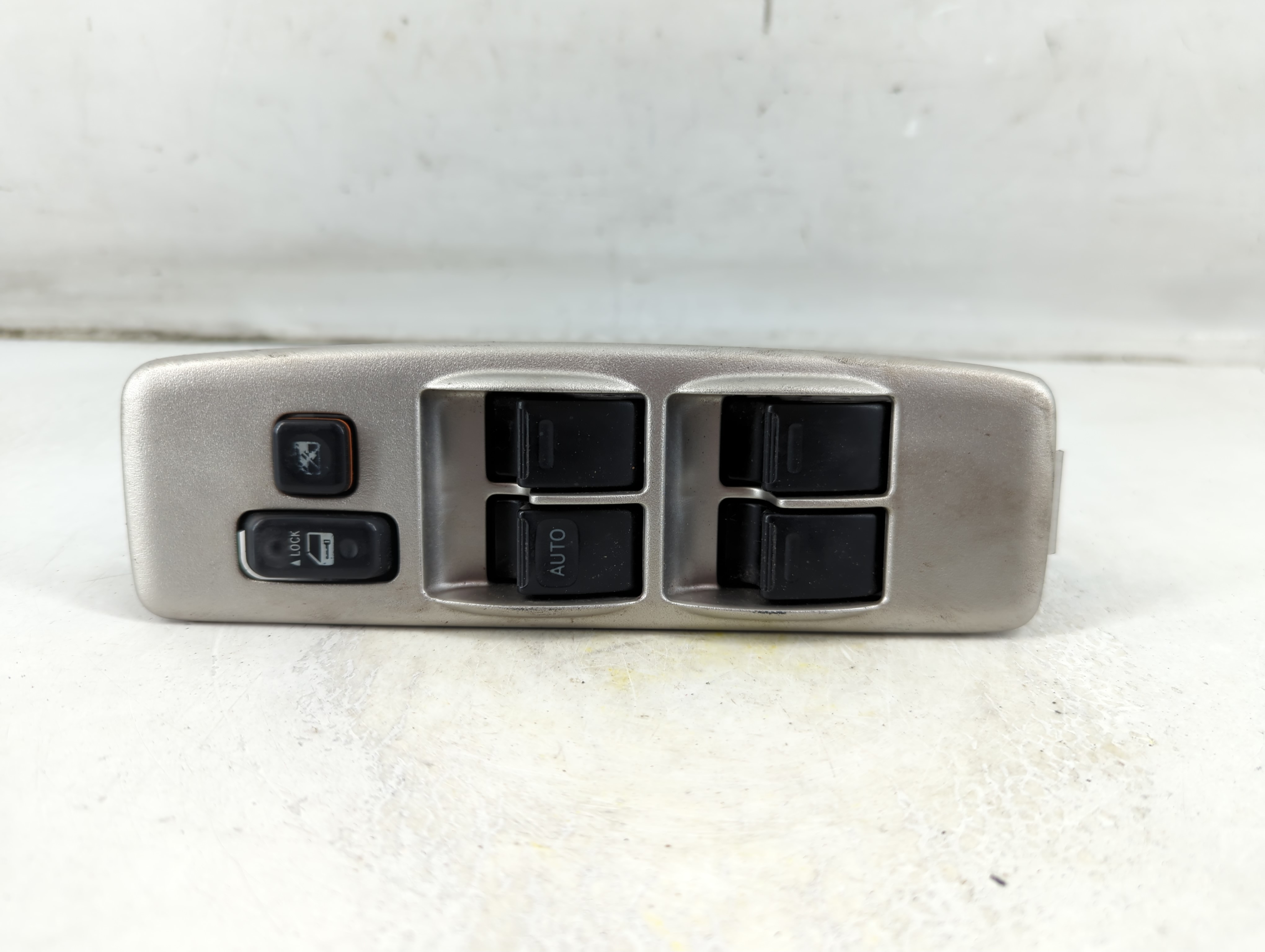 2005-2006 Scion Xb Driver Left Door Master Power Window Switch 1076711 - Oemusedautoparts1.com