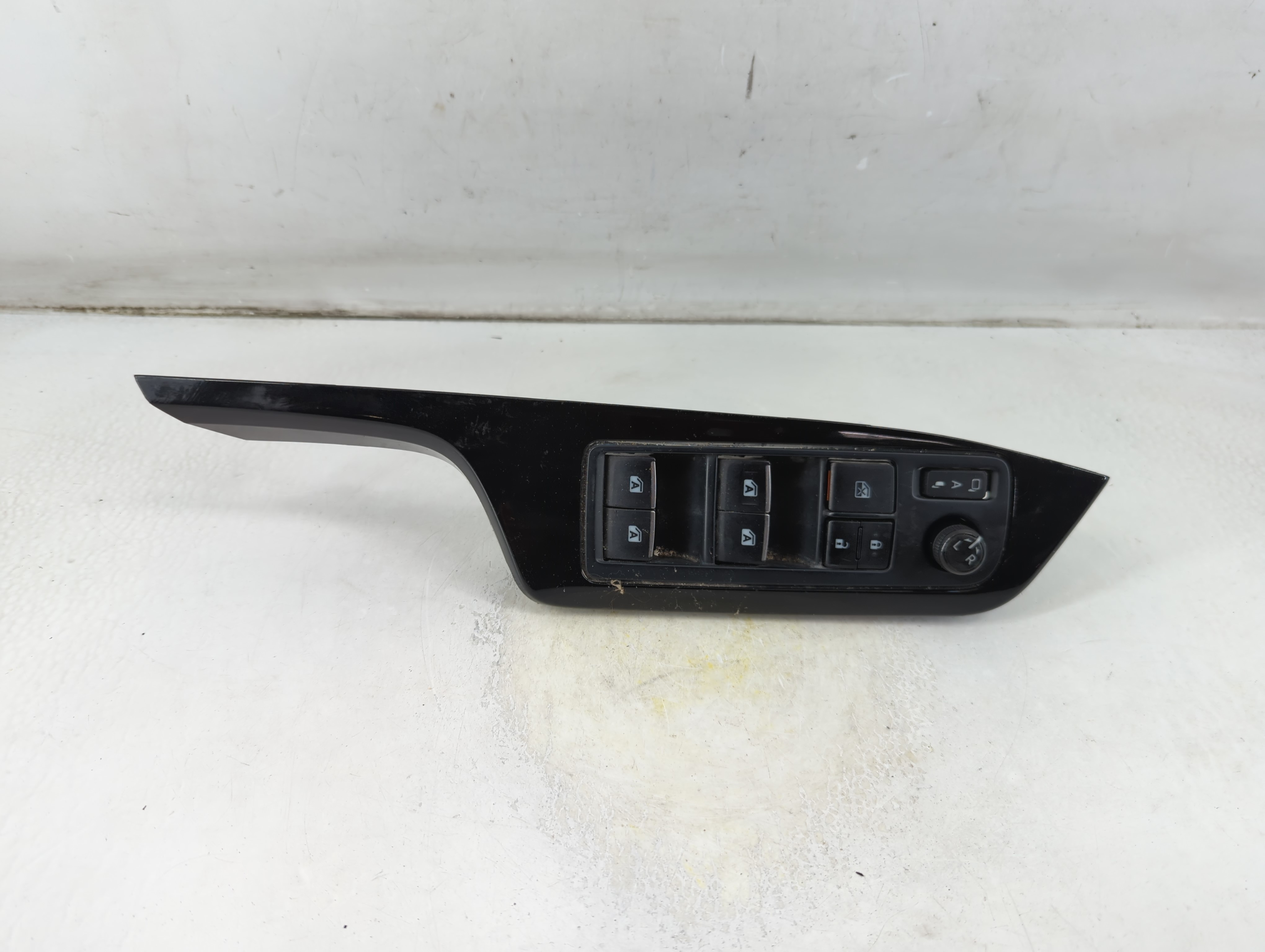 2019-2019 Toyota C-hr Driver Left Door Master Power Window Switch 1076724 - Oemusedautoparts1.com