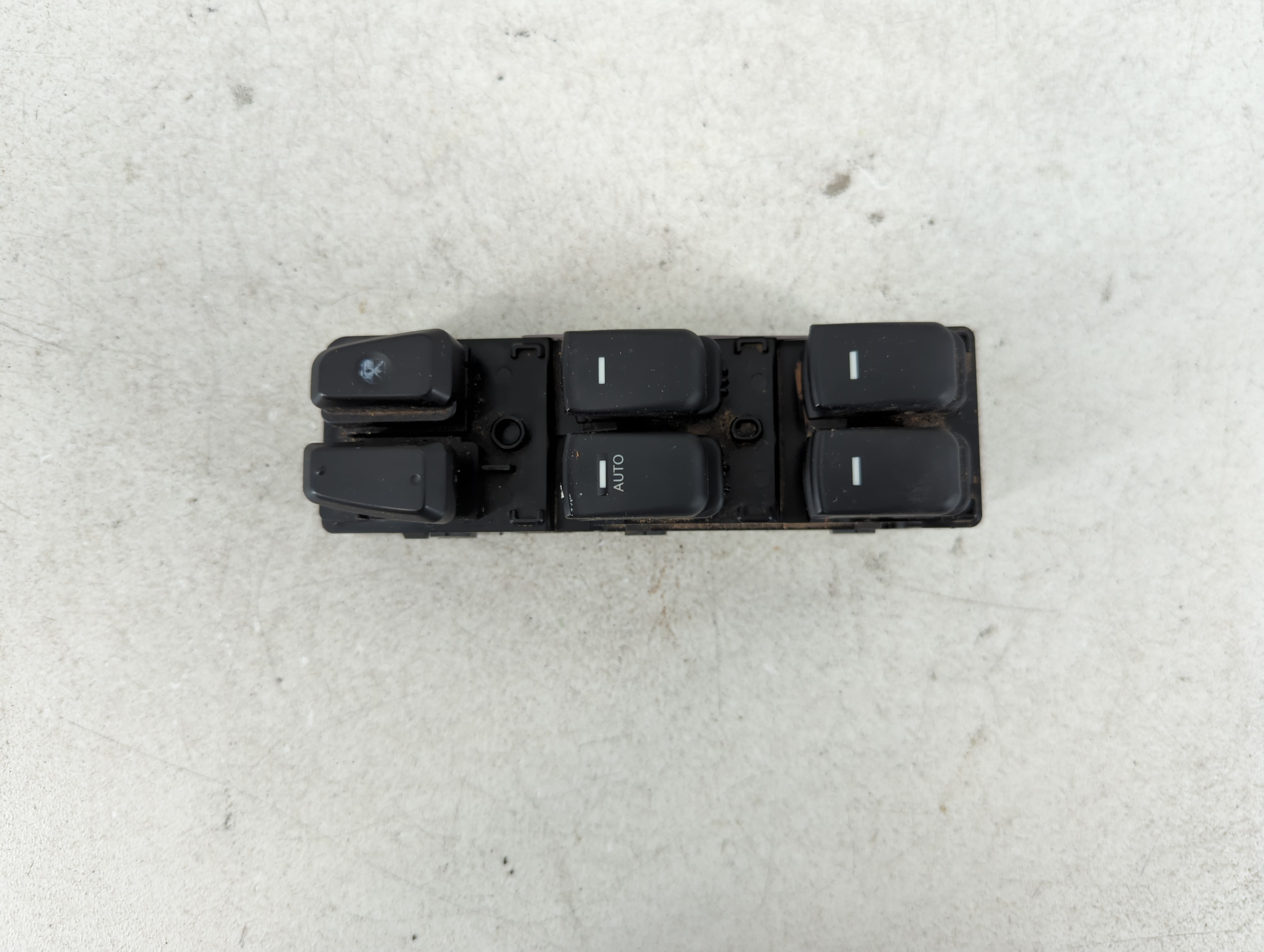 2011-2015 Hyundai Sonata Driver Left Door Master Power Window Switch 1076742 - Oemusedautoparts1.com