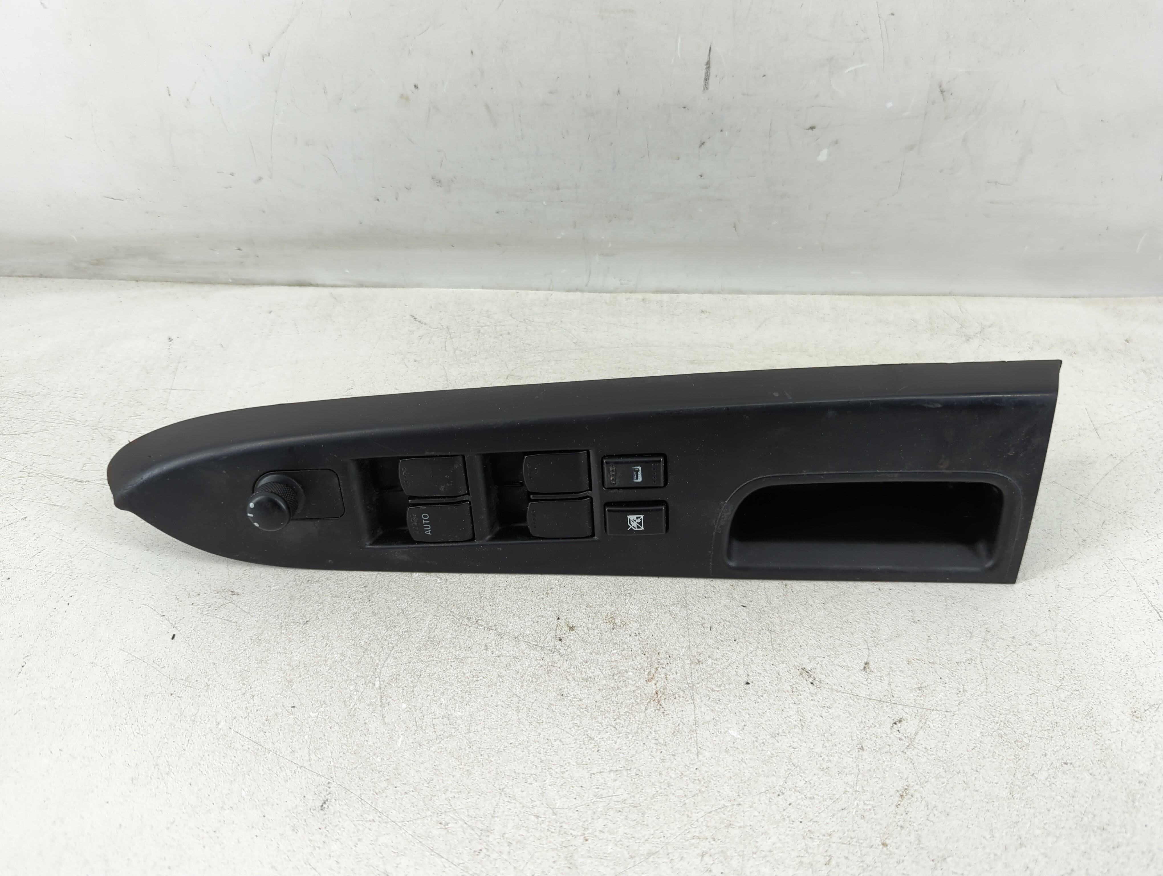 Picture of 2007-2013 Suzuki Sx4 Driver Left Door Master Power Window Switch 1076752