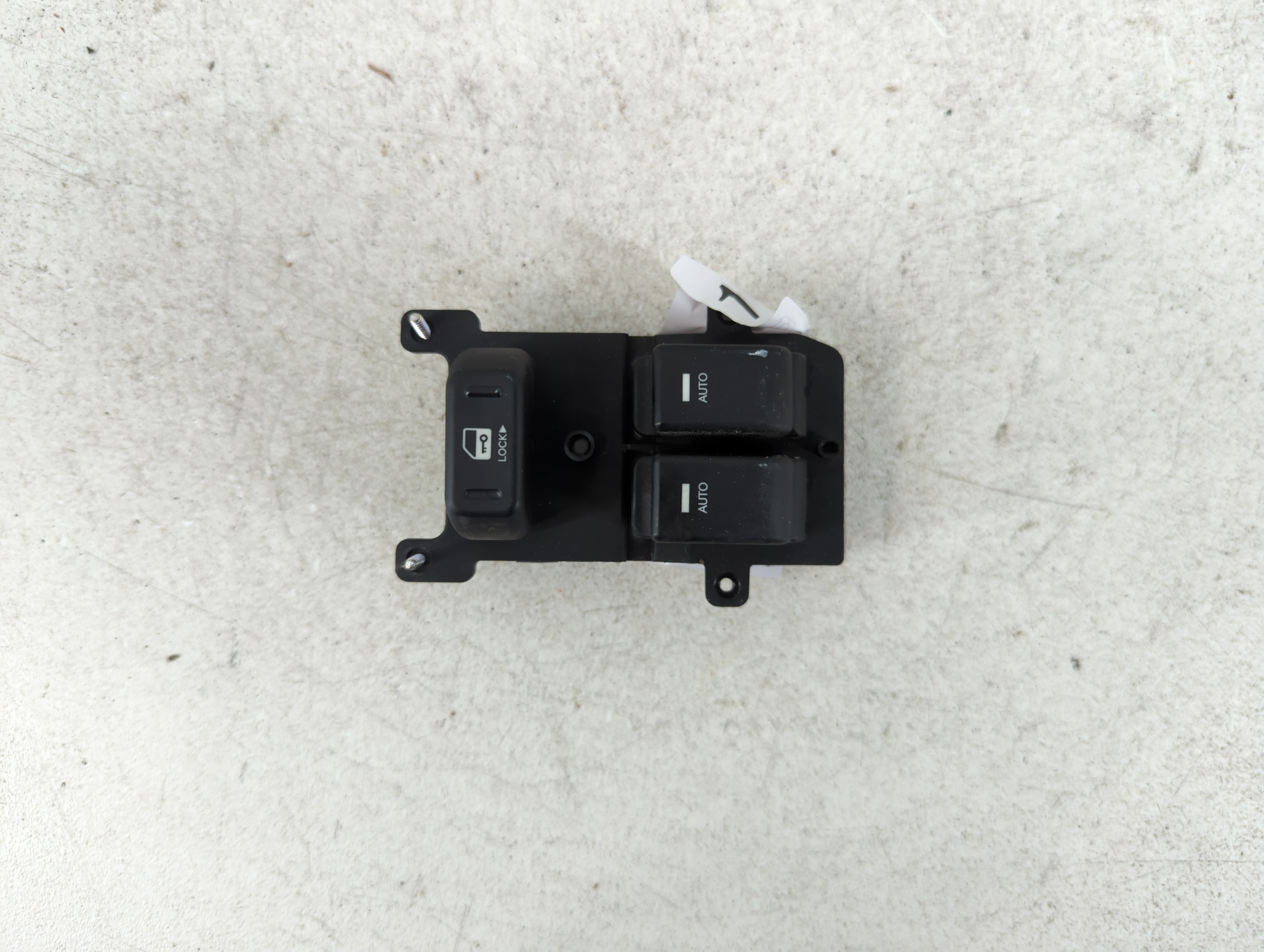 2013-2016 Hyundai Genesis Driver Left Door Master Power Window Switch 1076760 - Oemusedautoparts1.com