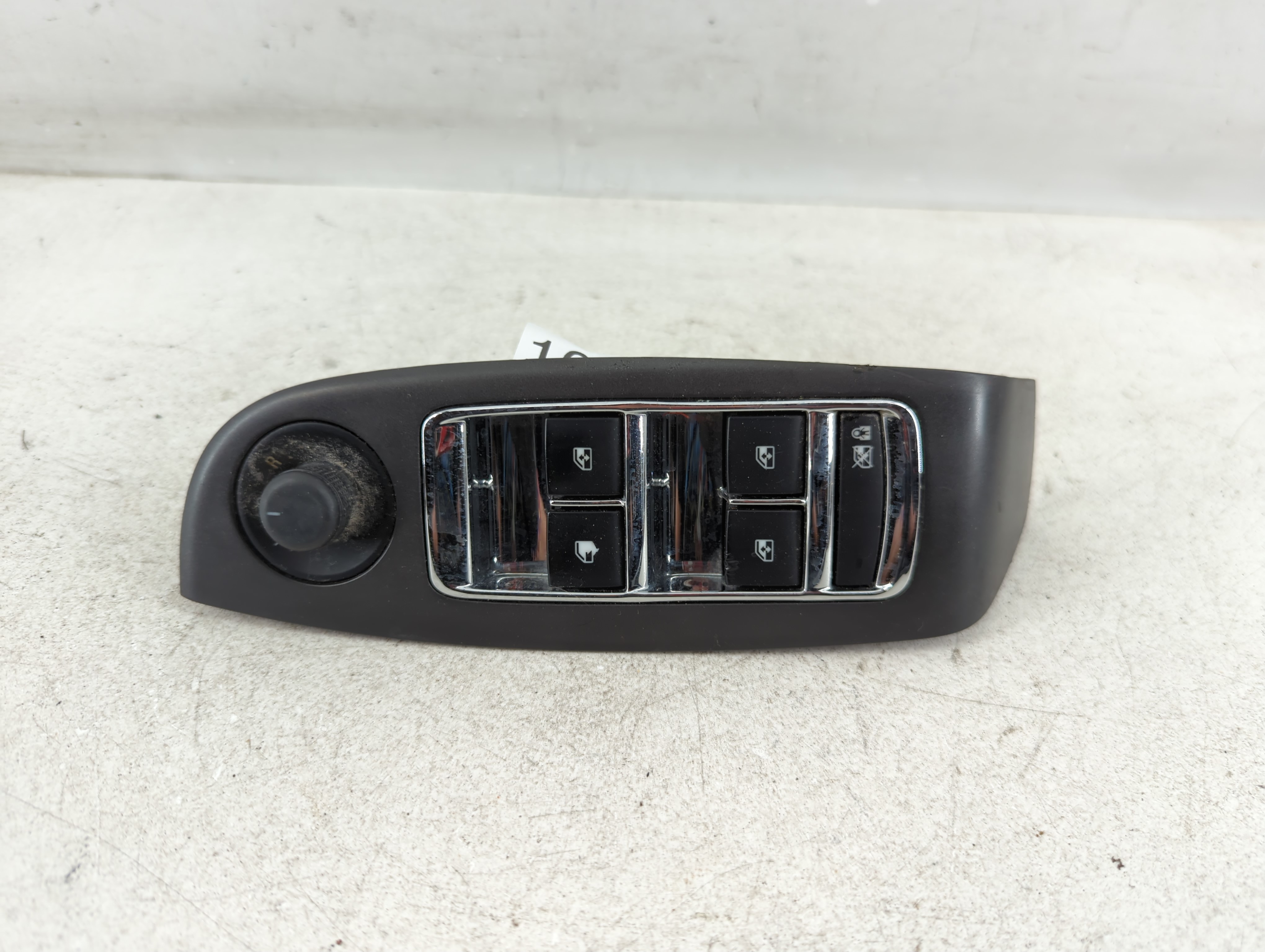 2013-2013 Chevrolet Malibu Driver Left Door Master Power Window Switch 1076762 - Oemusedautoparts1.com