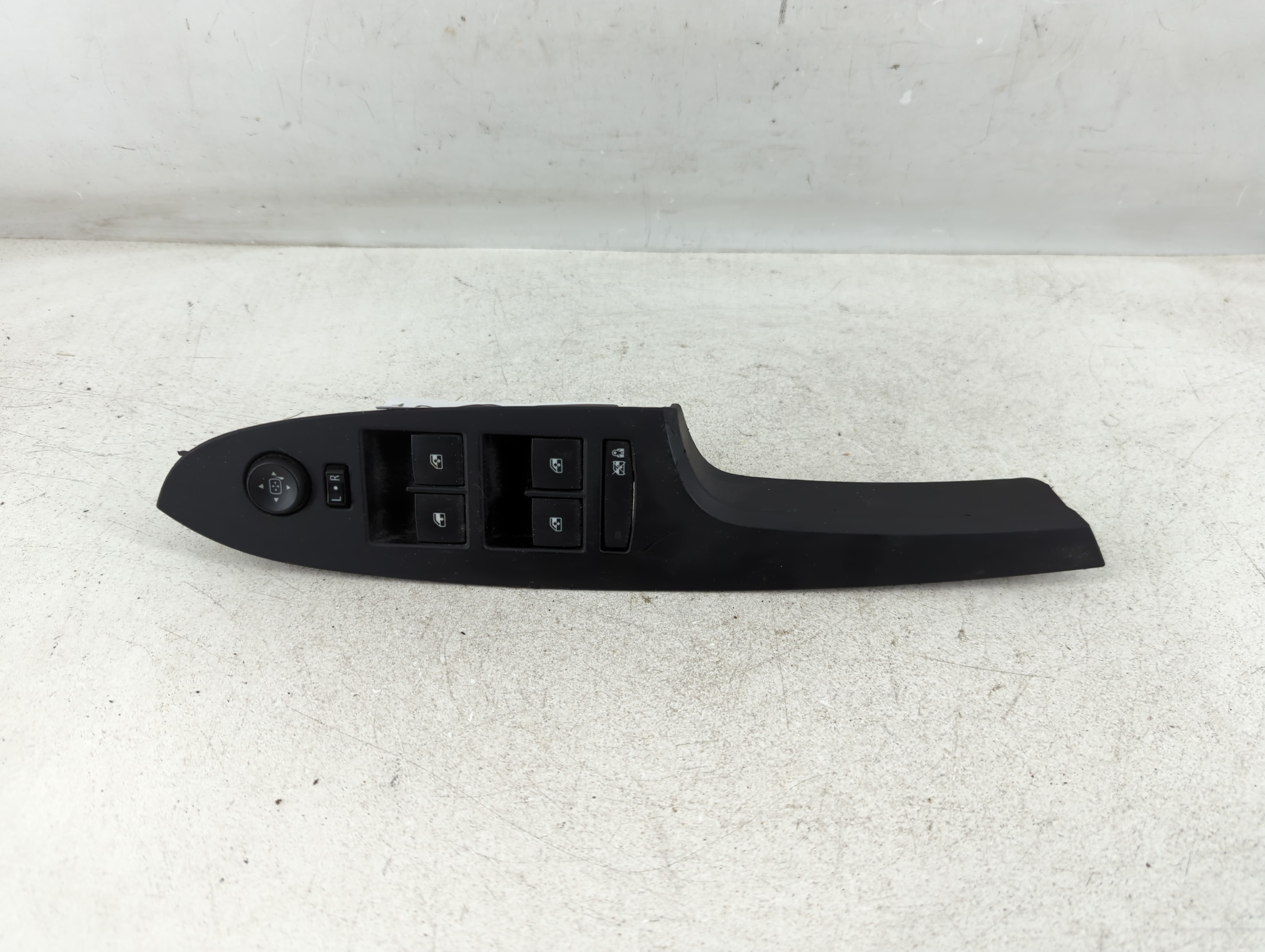 2014-2018 Cadillac Ats Driver Left Door Master Power Window Switch 1076772 - Oemusedautoparts1.com