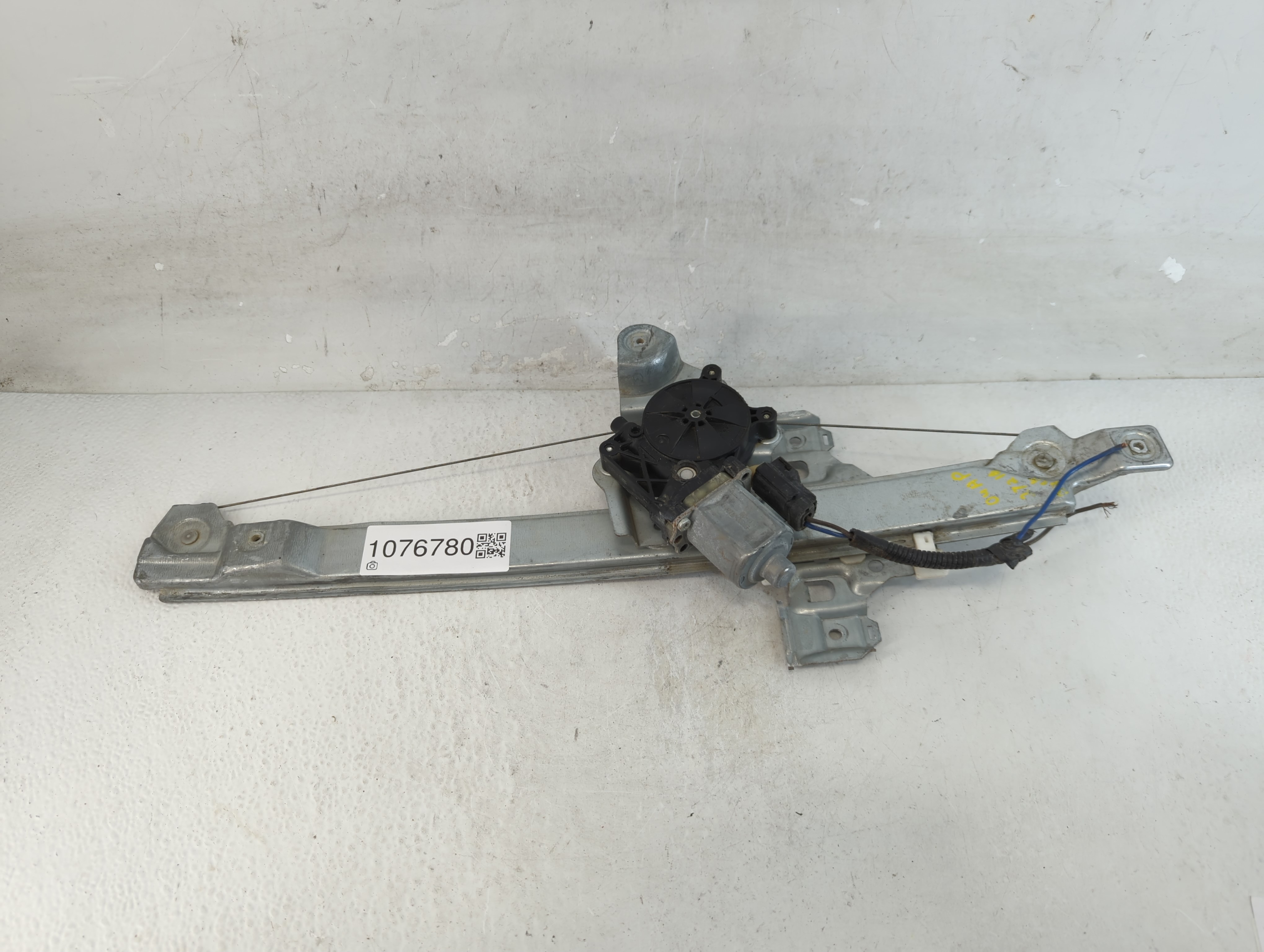 2010-2019 Ford Taurus Driver Left Front Window Regulator 1076780 - Oemusedautoparts1.com