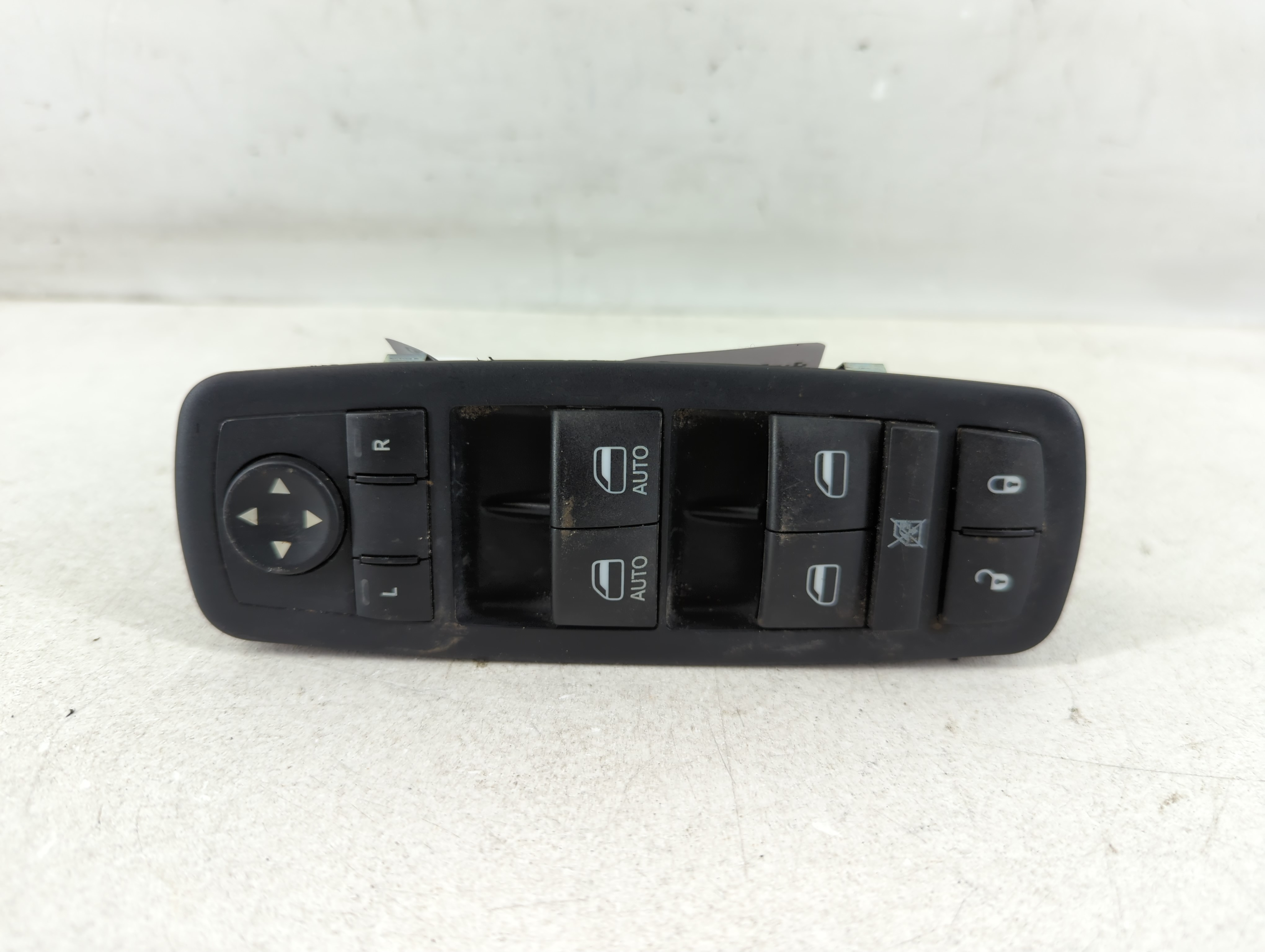 2015-2022 Jeep Cherokee Driver Left Door Master Power Window Switch 1076791 - Oemusedautoparts1.com