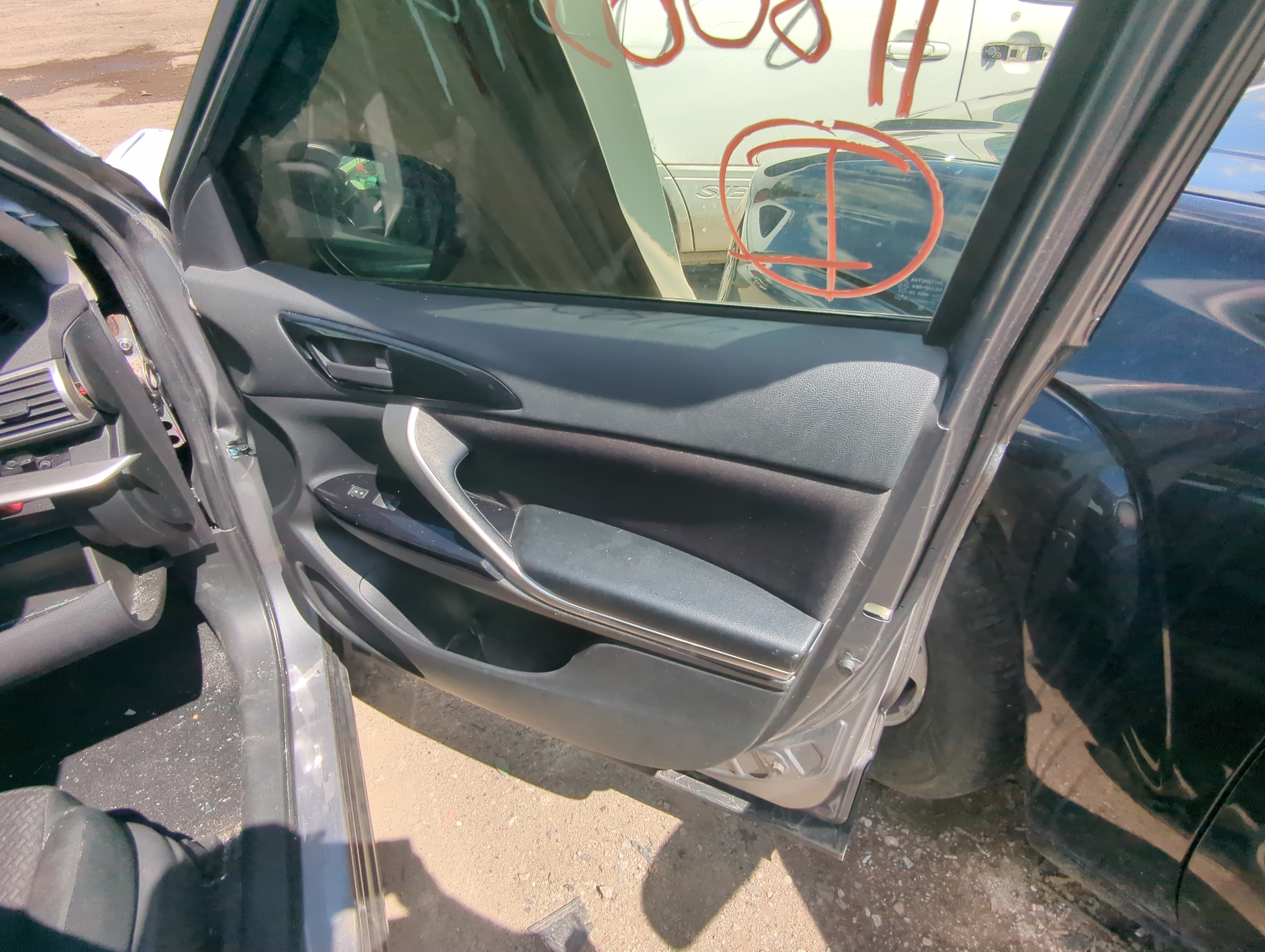 Picture of Door Panels 2019 MITSUBISHI ECLIPSE CROSS