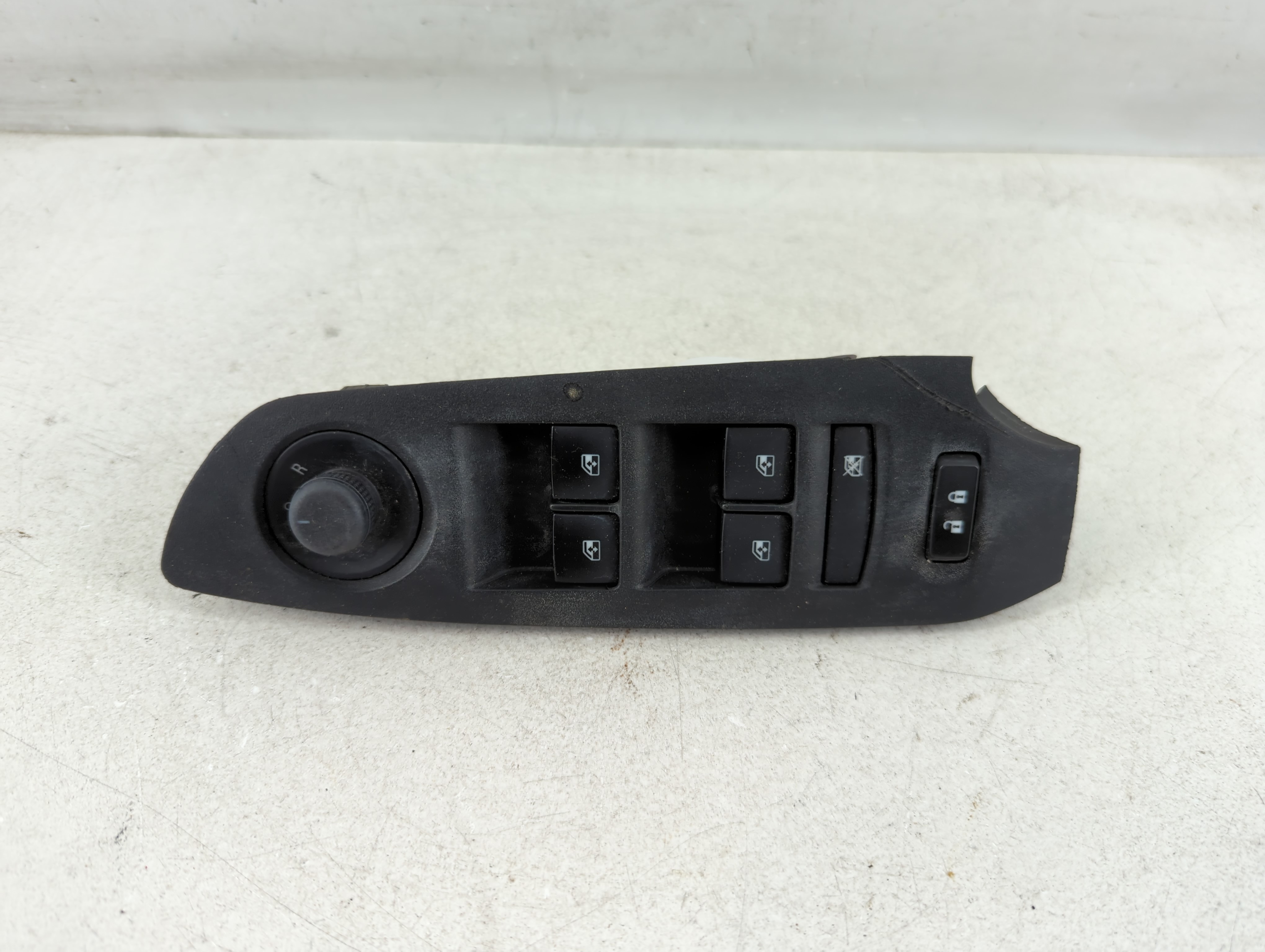 2017-2021 Chevrolet Trax Driver Left Door Master Power Window Switch 1076959 - Oemusedautoparts1.com