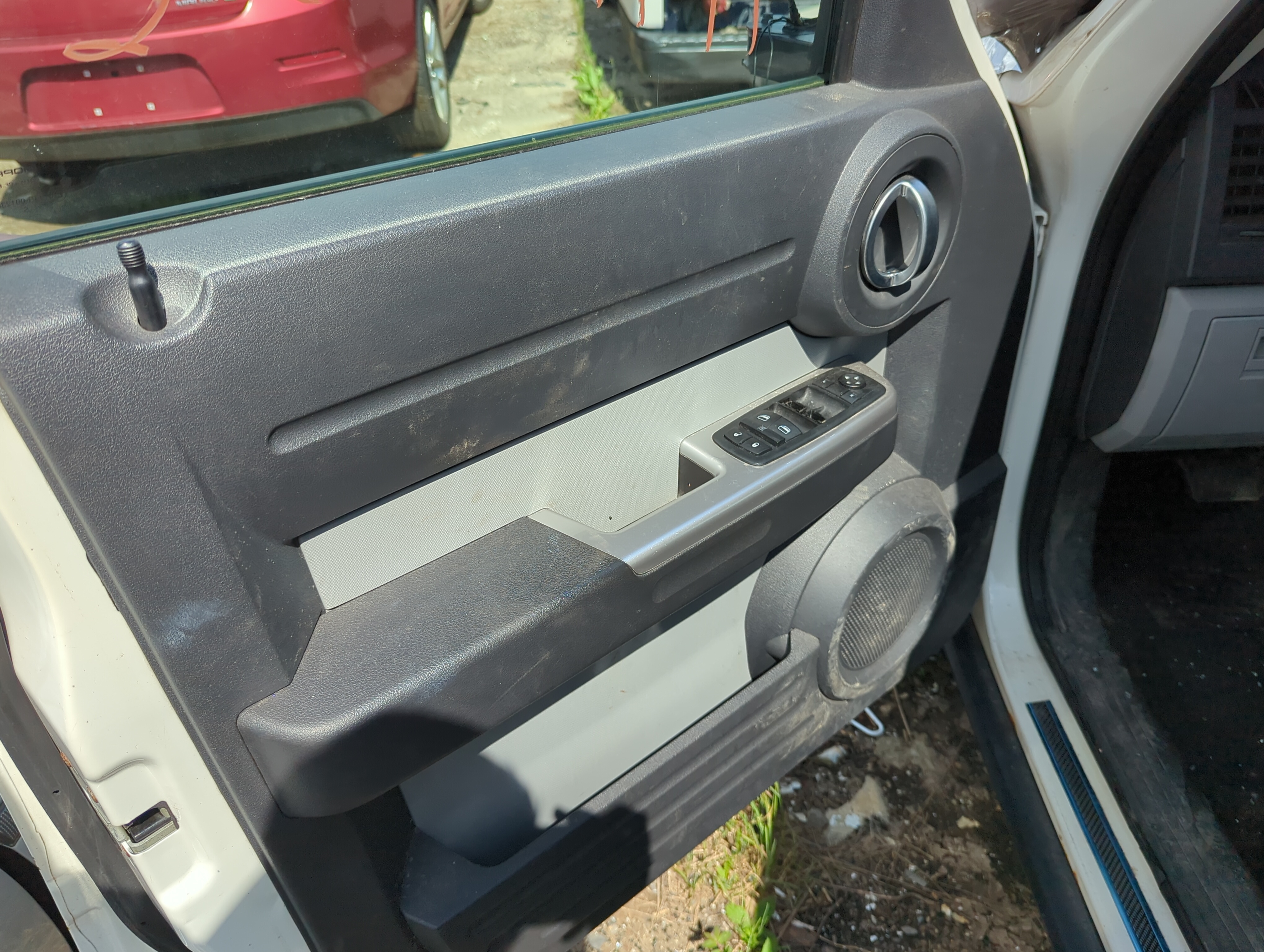 Picture of 2007 Dodge Nitro Front Left Driver Interior Door Panel Trim 1077418