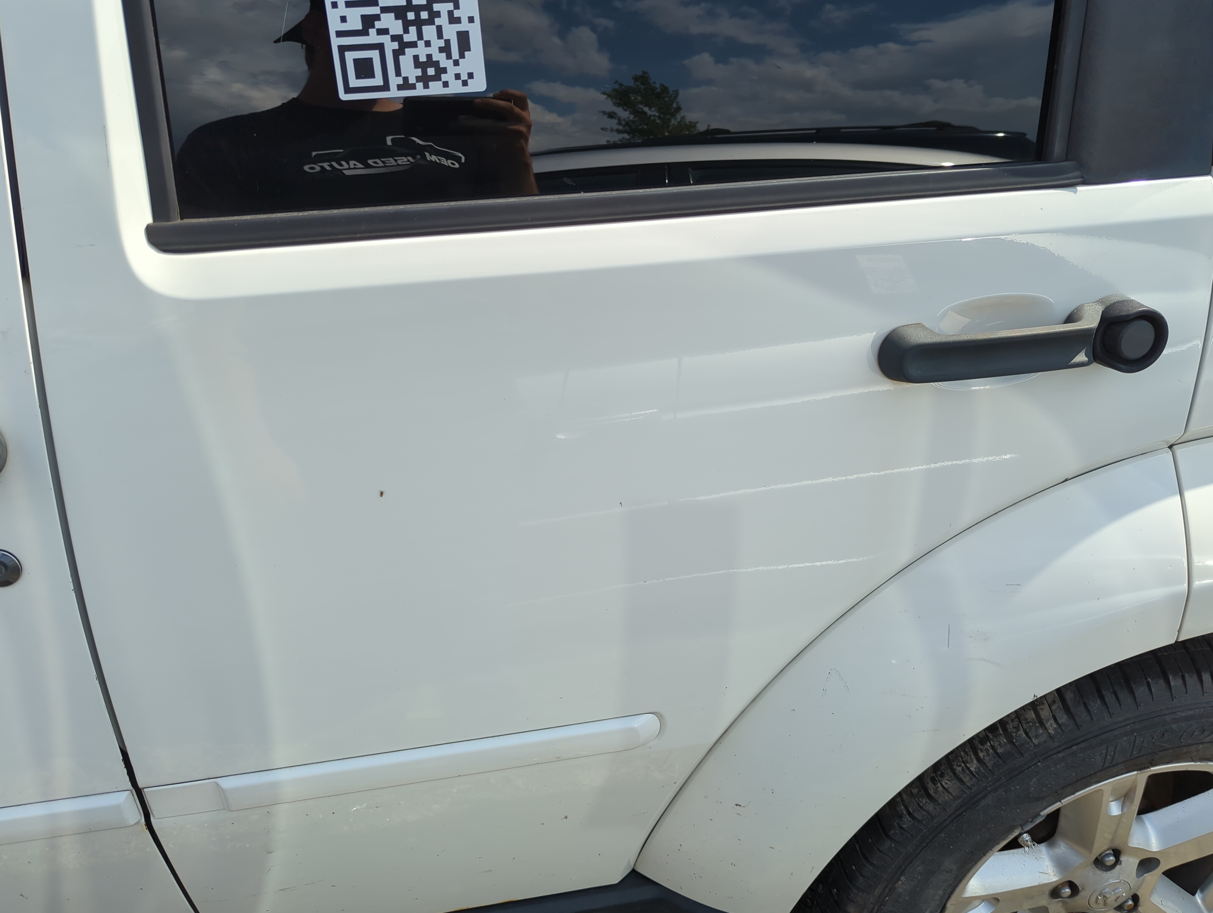 Picture of 2007-2011 Dodge Nitro Driver Rear Door Oem 1077453