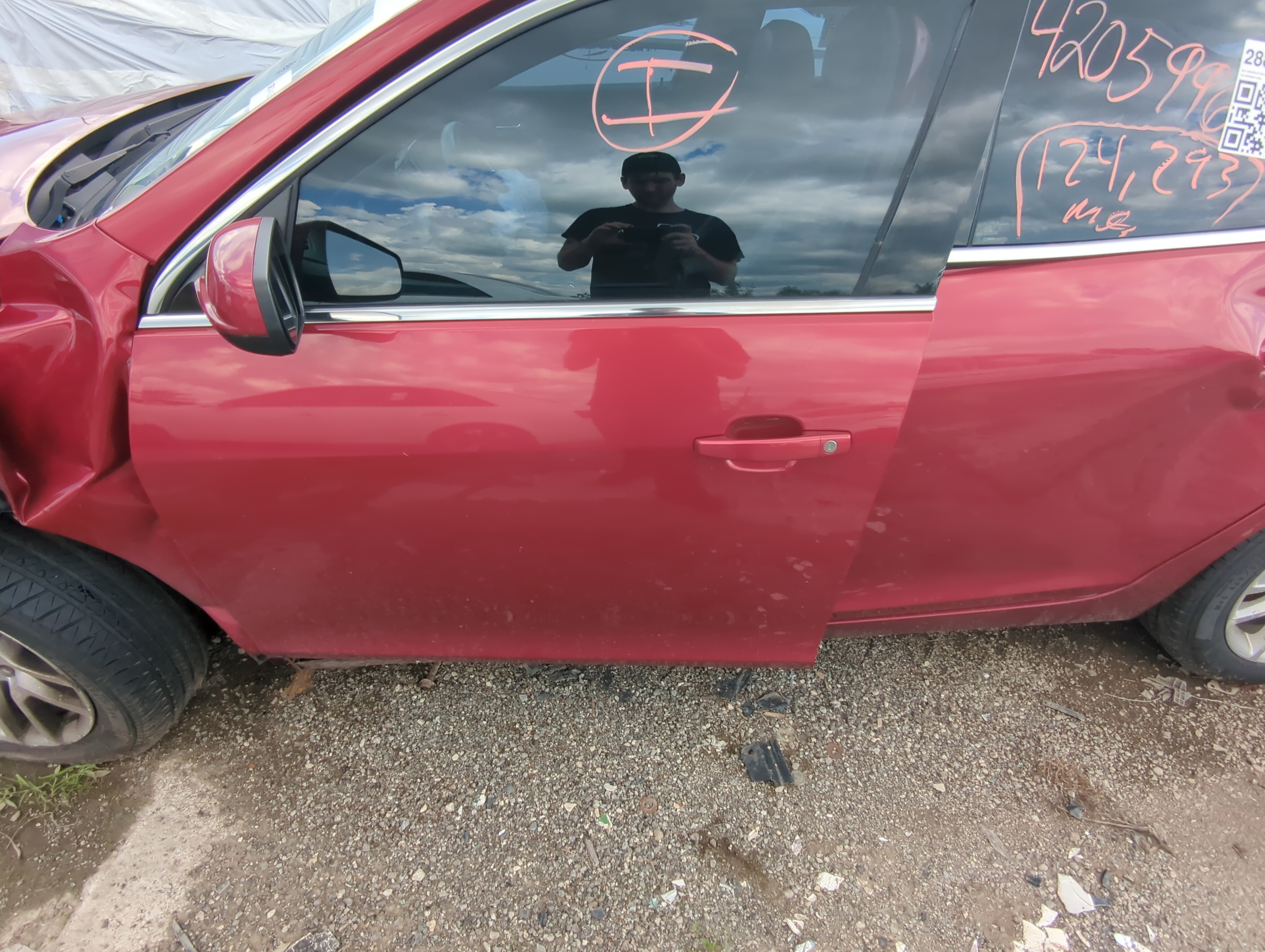 2013-2014 Chevrolet Malibu Driver Front Door Oem 1077690 - Oemusedautoparts1.com