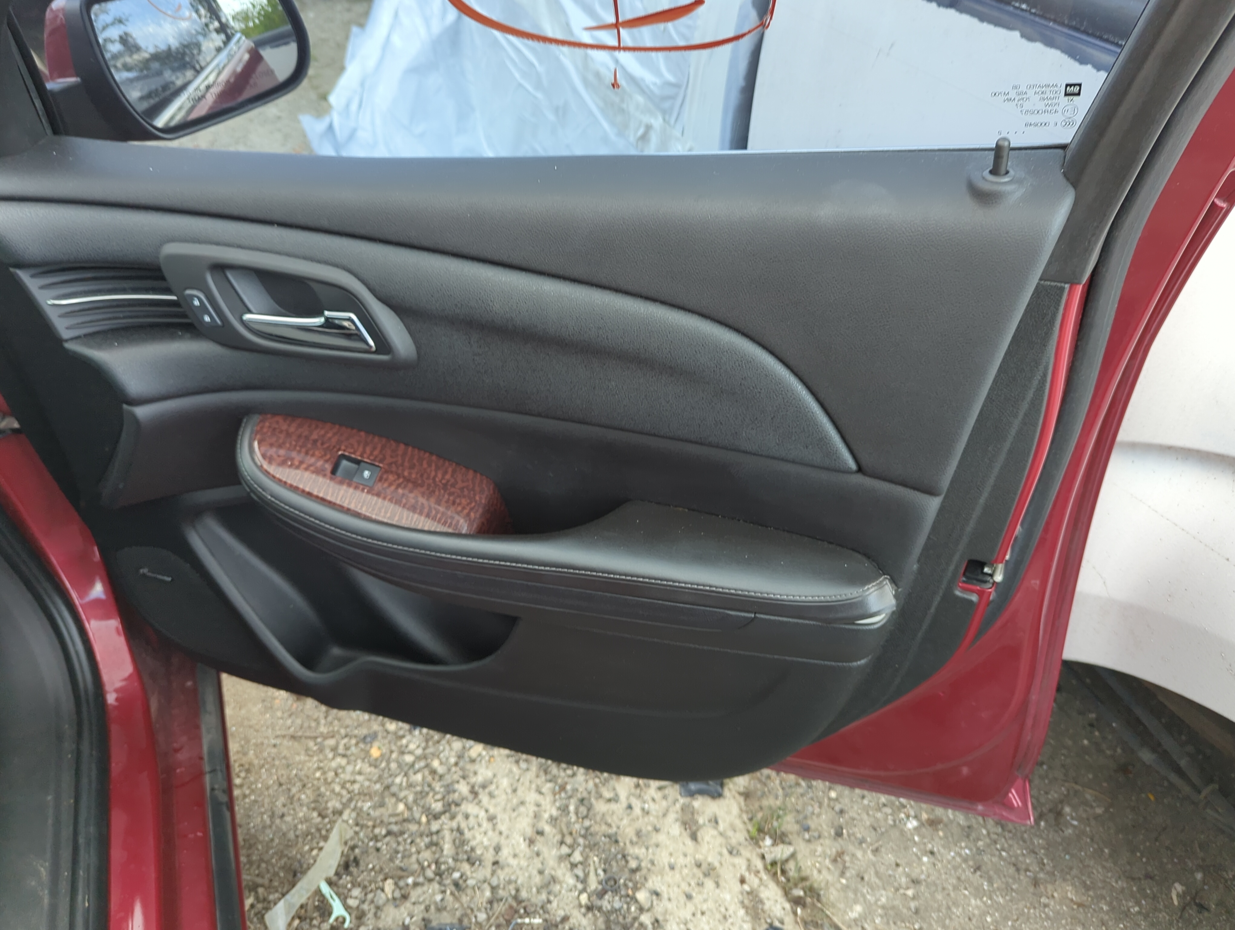 2013 Chevrolet Malibu Front Right Passenger Interior Door Panel Trim 1077825 - Oemusedautoparts1.com