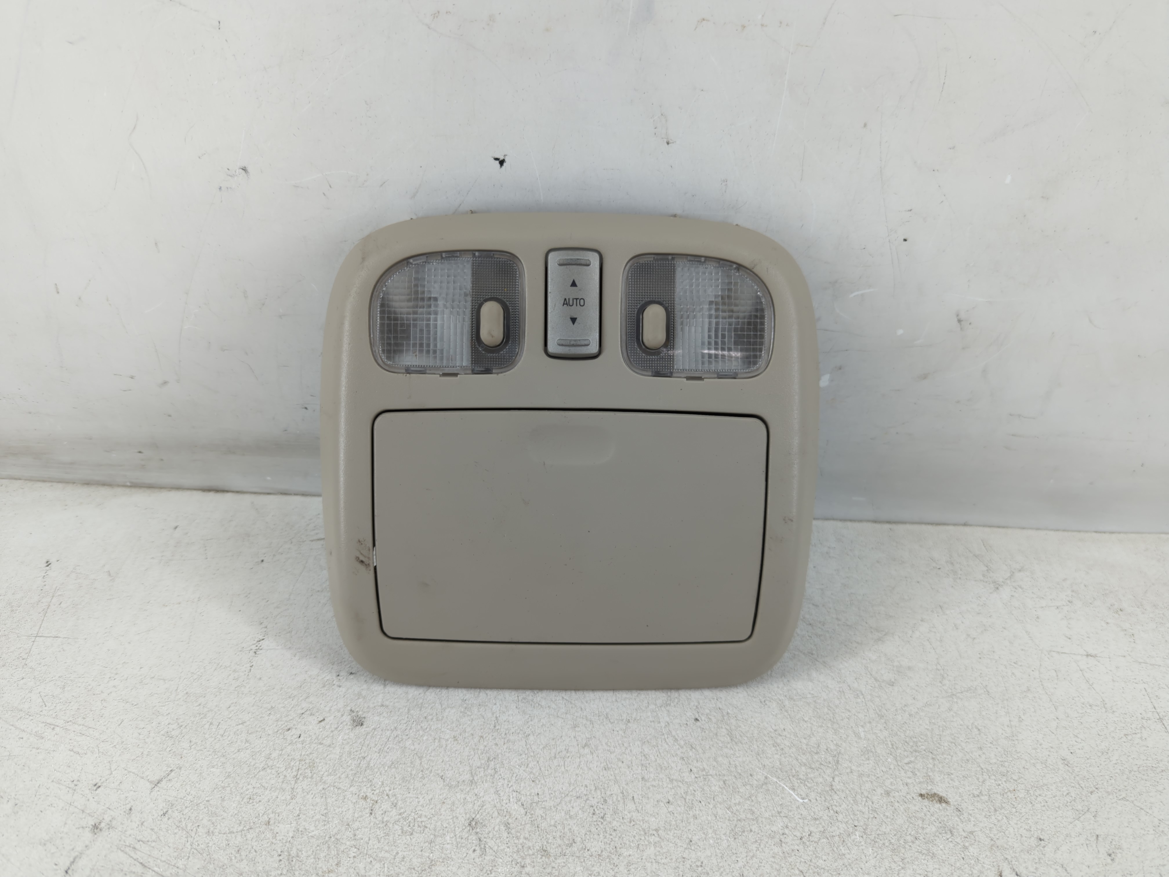 2000 Buick Lesabre Overhead Roof Console 1077843 - Oemusedautoparts1.com