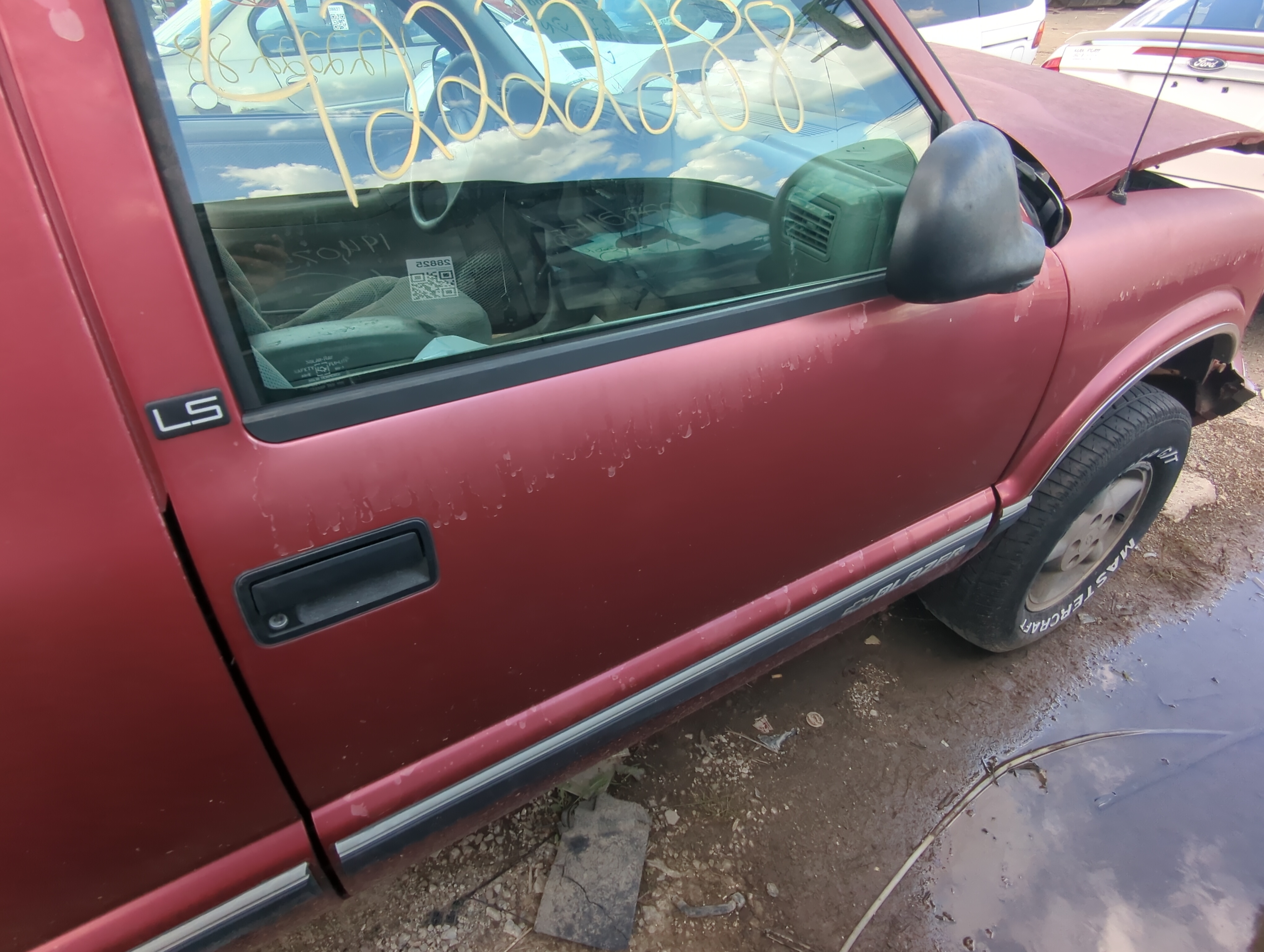 Picture of 1996 Chevrolet Blazer Passenger Front Door Oem 1077879