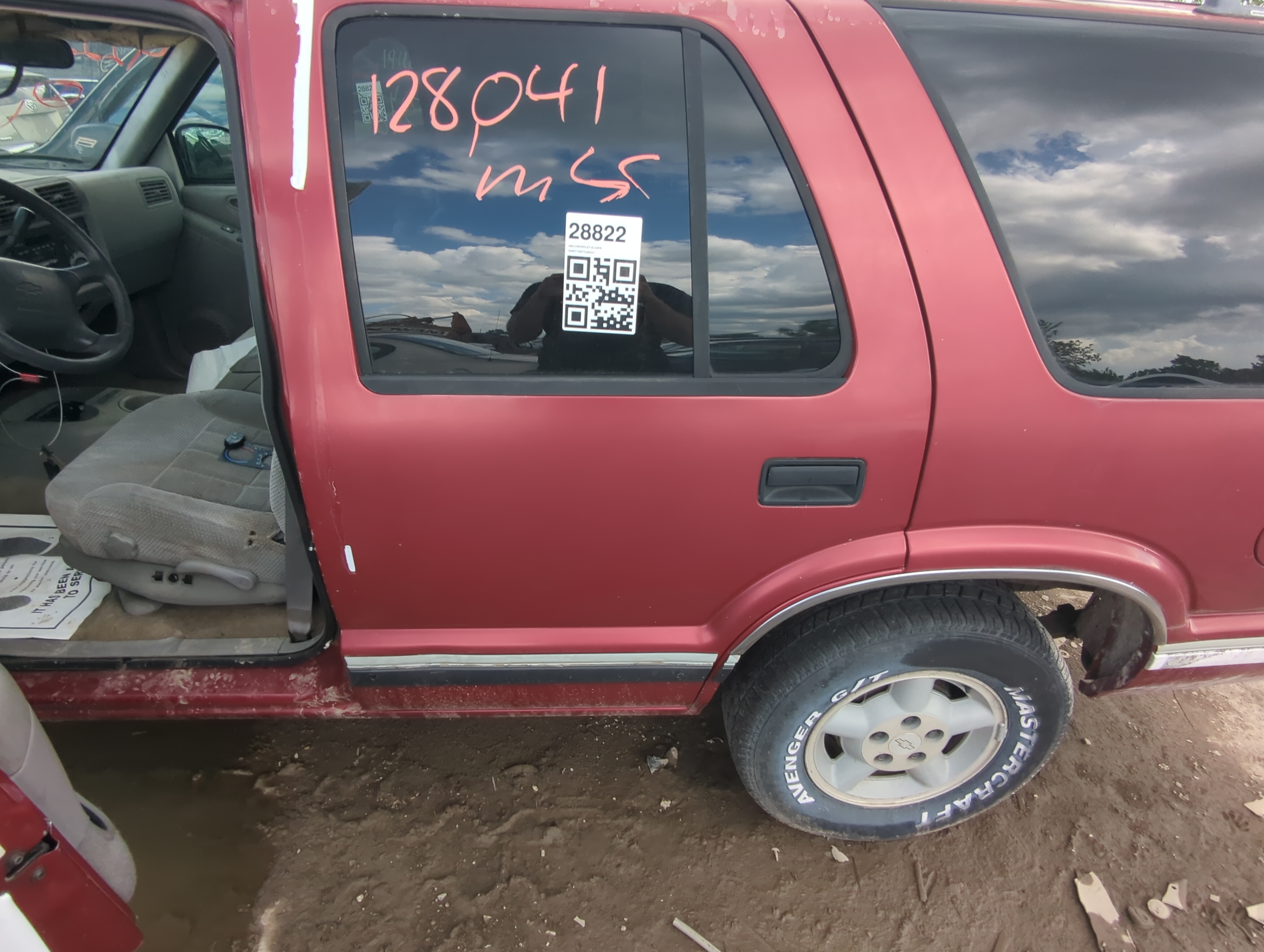 1996 Chevrolet Blazer Driver Rear Door Window Oem 1077900 - Oemusedautoparts1.com