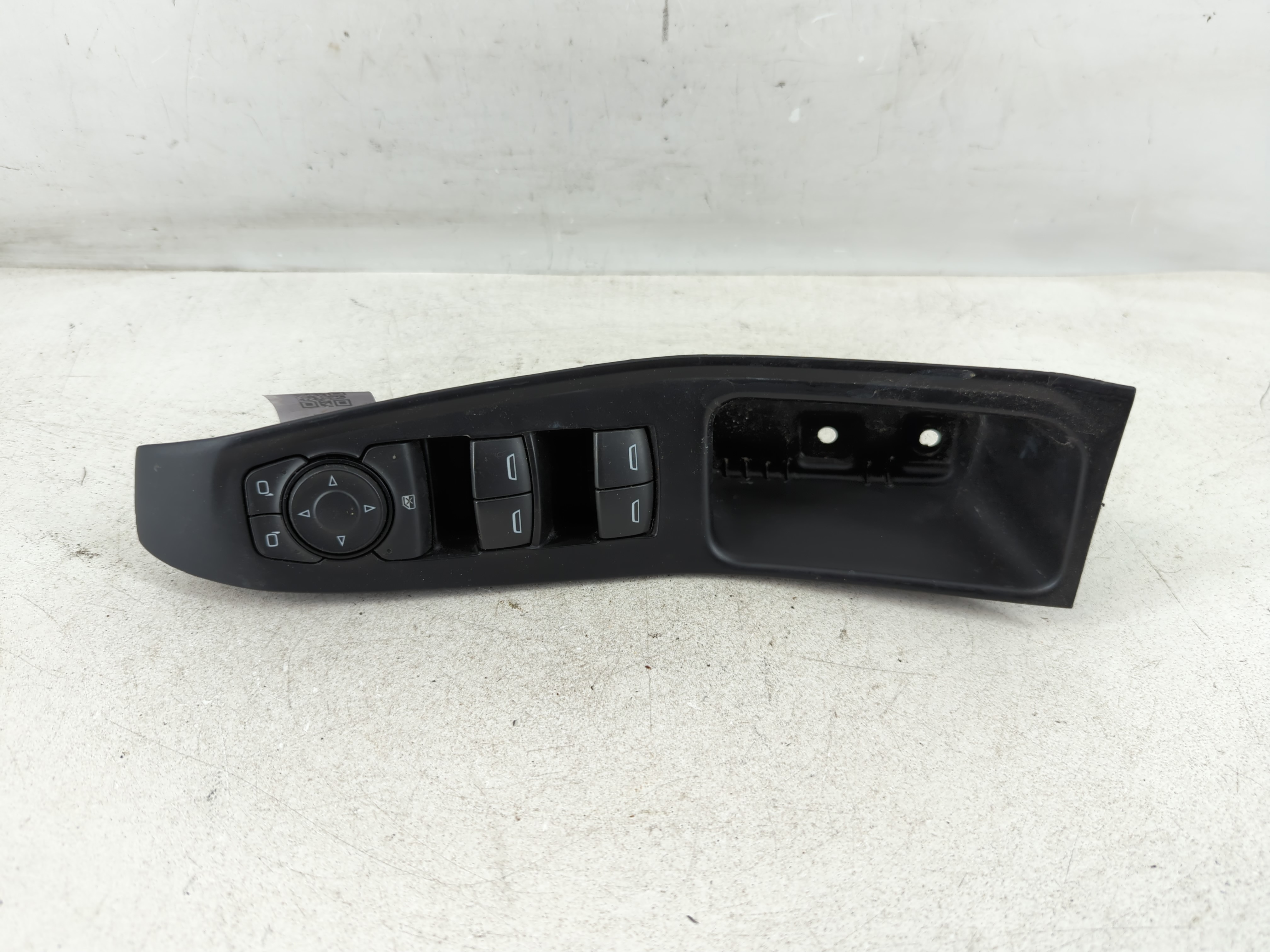 2018-2018 Chevrolet Traverse Driver Left Door Master Power Window Switch 1077961 - Oemusedautoparts1.com