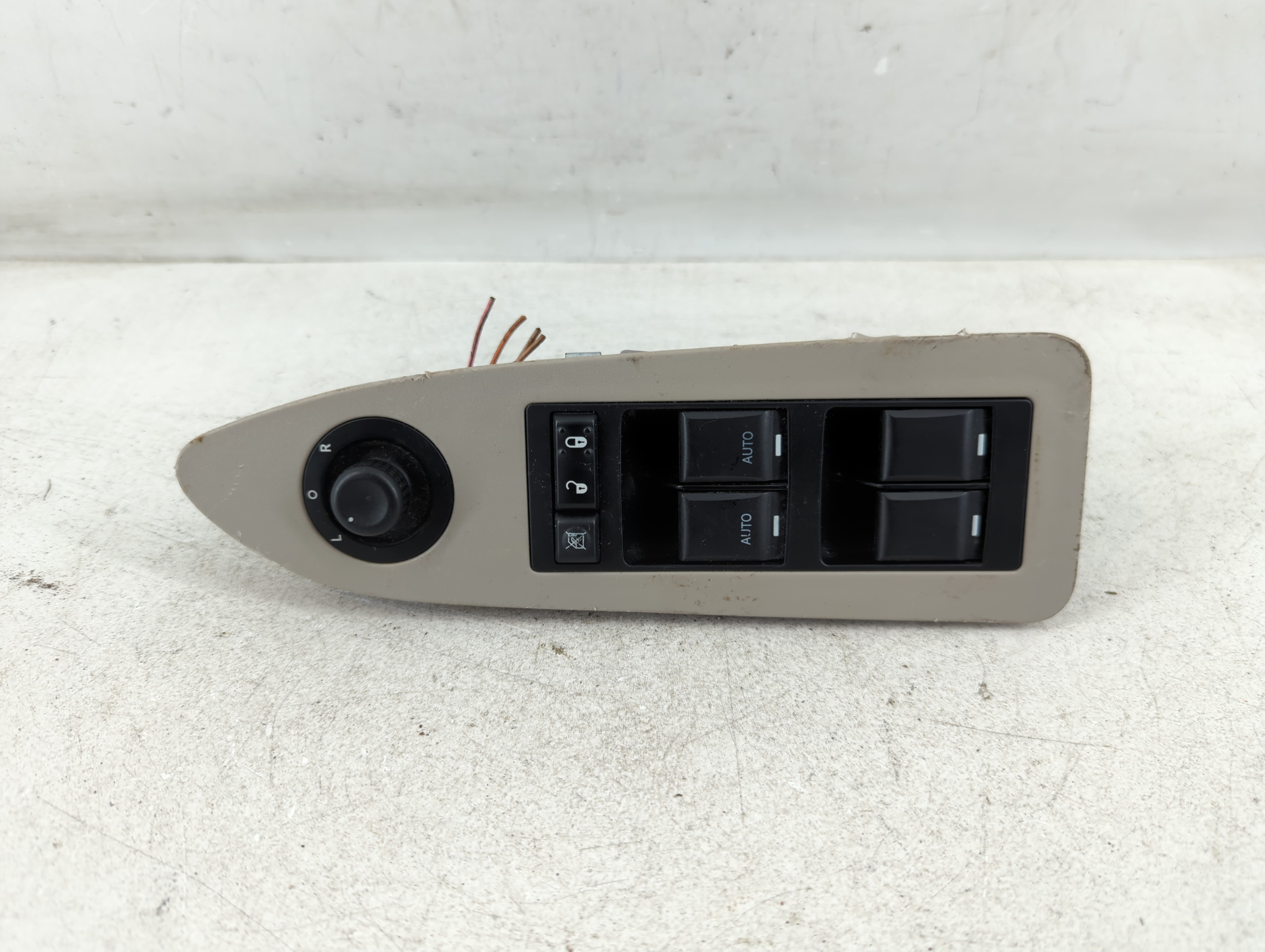 2006-2010 Jeep Commander Driver Left Door Master Power Window Switch 1077972 - Oemusedautoparts1.com