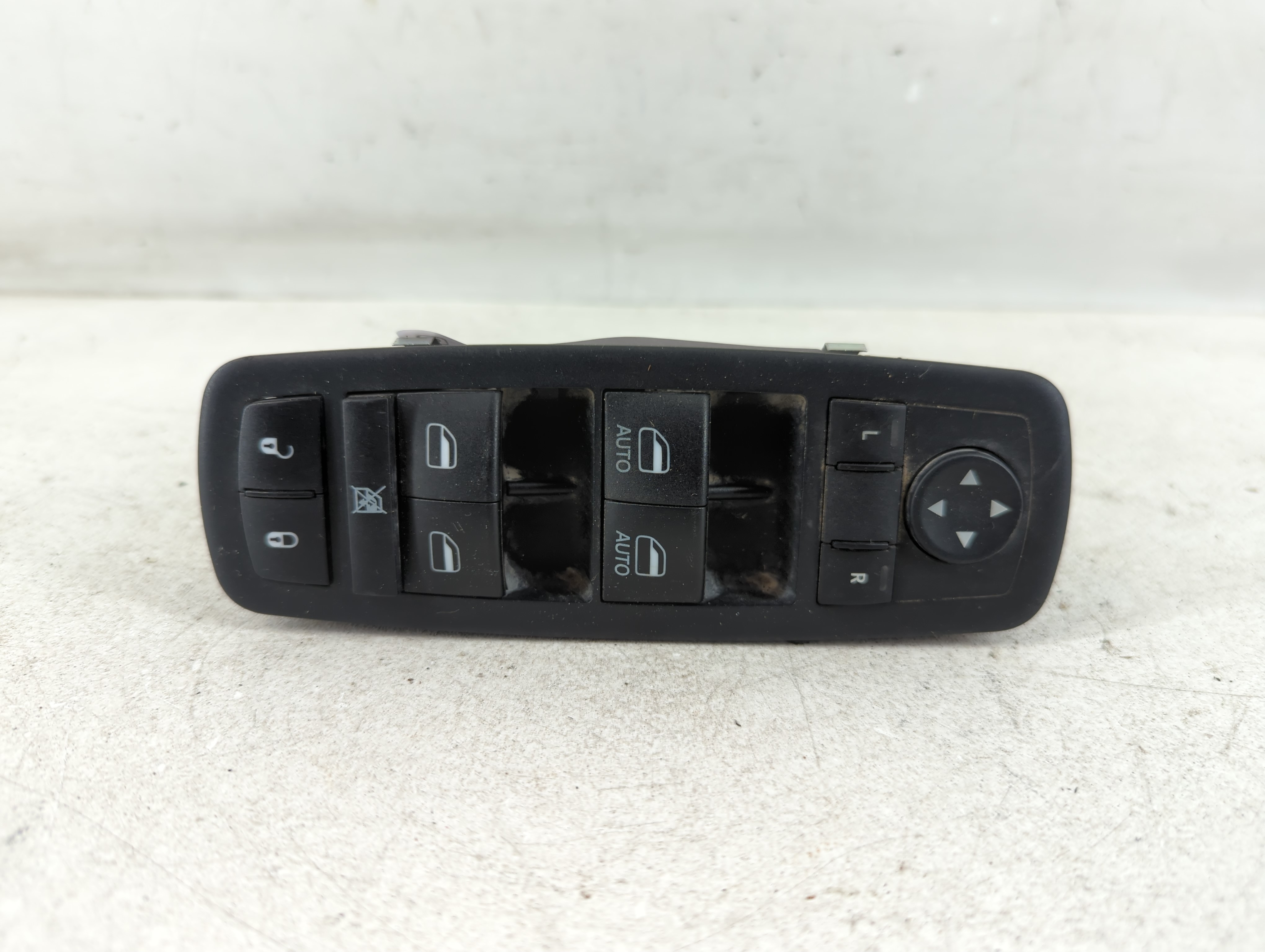 Picture of Dodge Caravan Driver Left Door Master Power Window Switch 68298871aa 1077979
