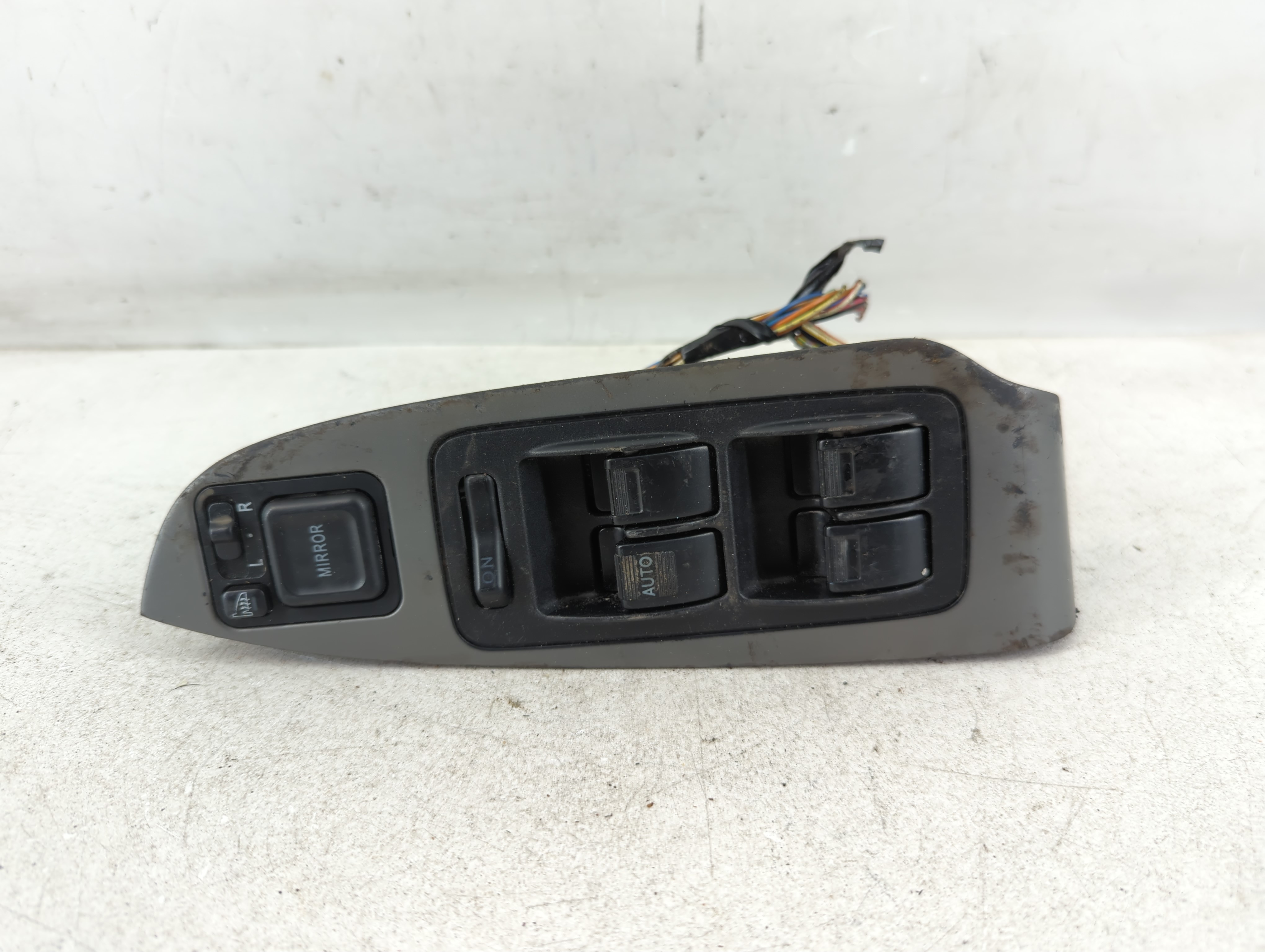 2003-2005 Honda Pilot Driver Left Door Master Power Window Switch 1077982 - Oemusedautoparts1.com