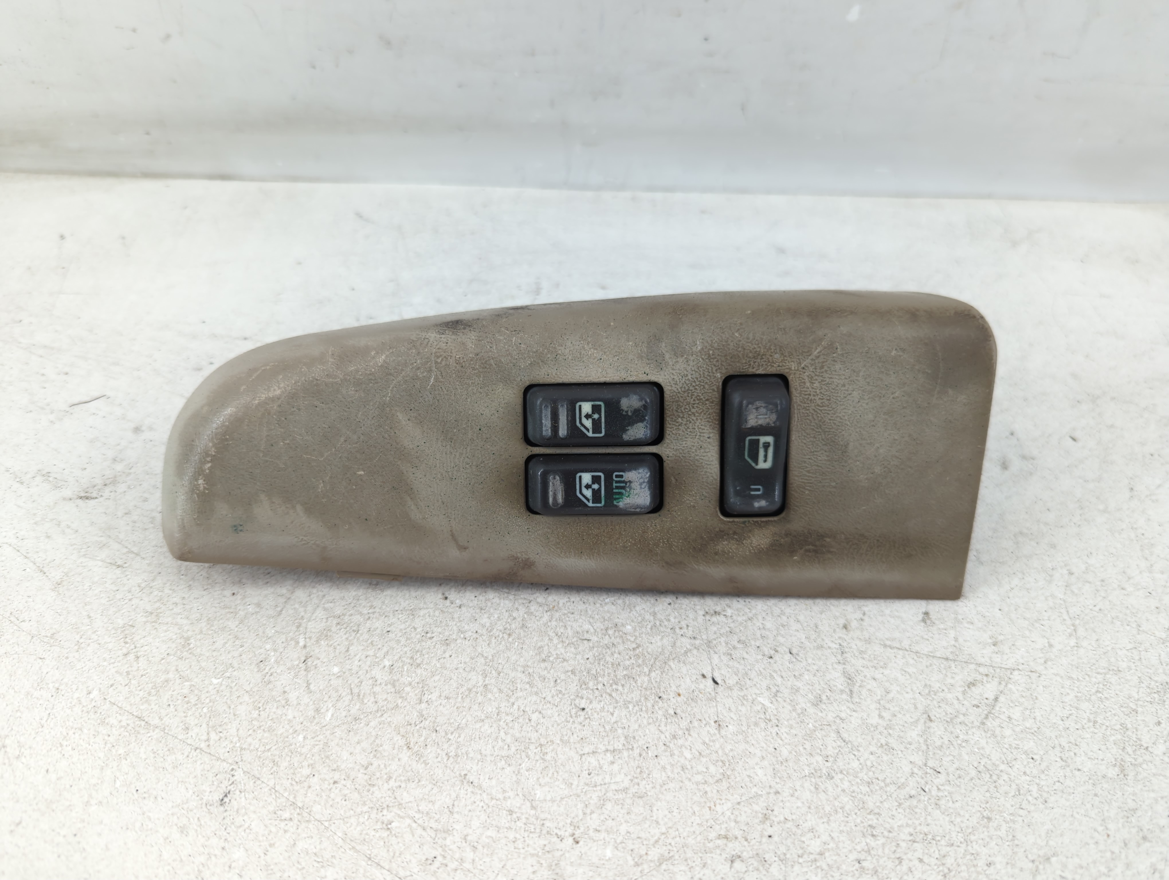 2000 Chevrolet Silverado 1500 Driver Left Door Master Power Window Switch 1078014 - Oemusedautoparts1.com