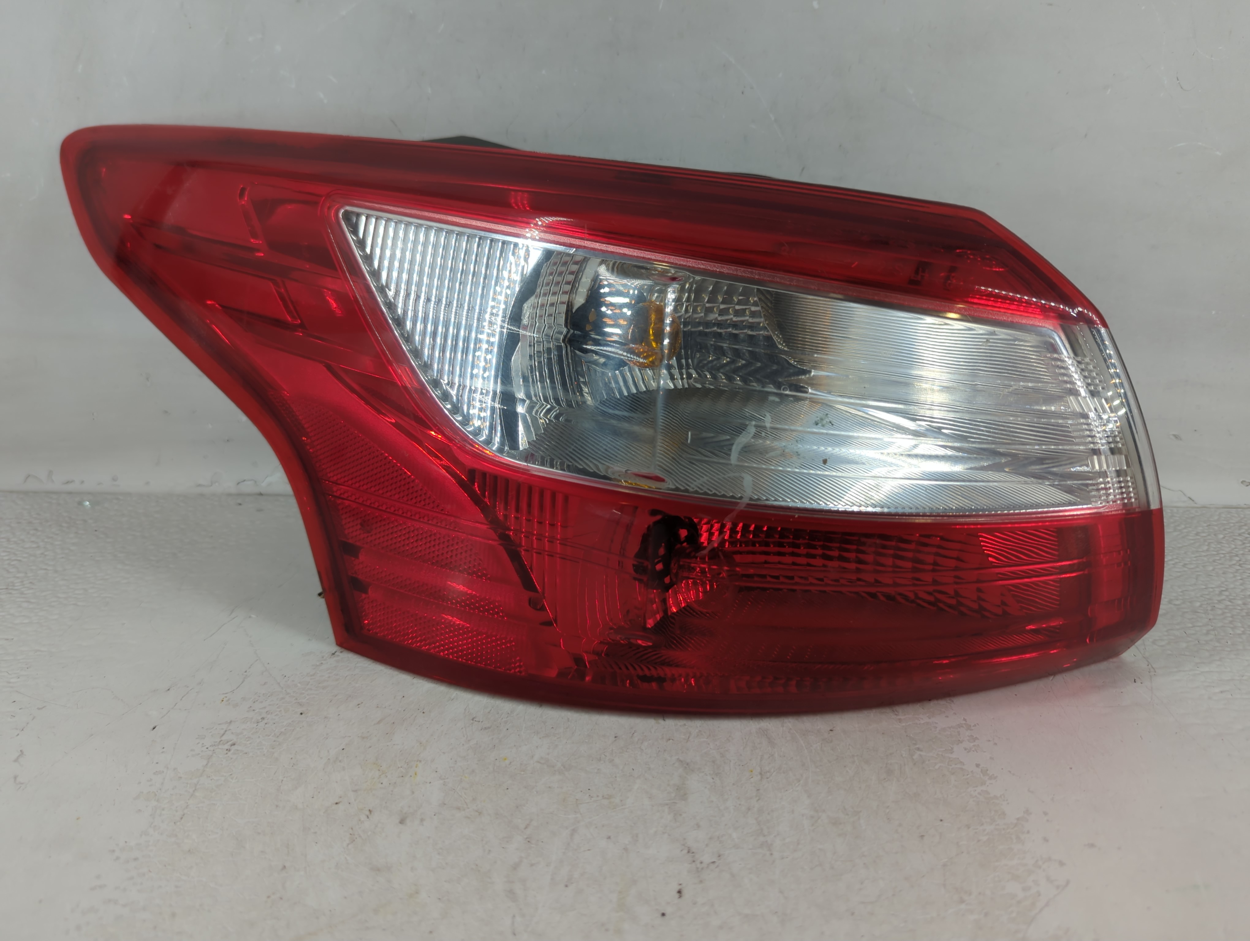 2012-2014 Ford Focus Driver Left Side Tail Light Taillight Oem 1078024 - Oemusedautoparts1.com