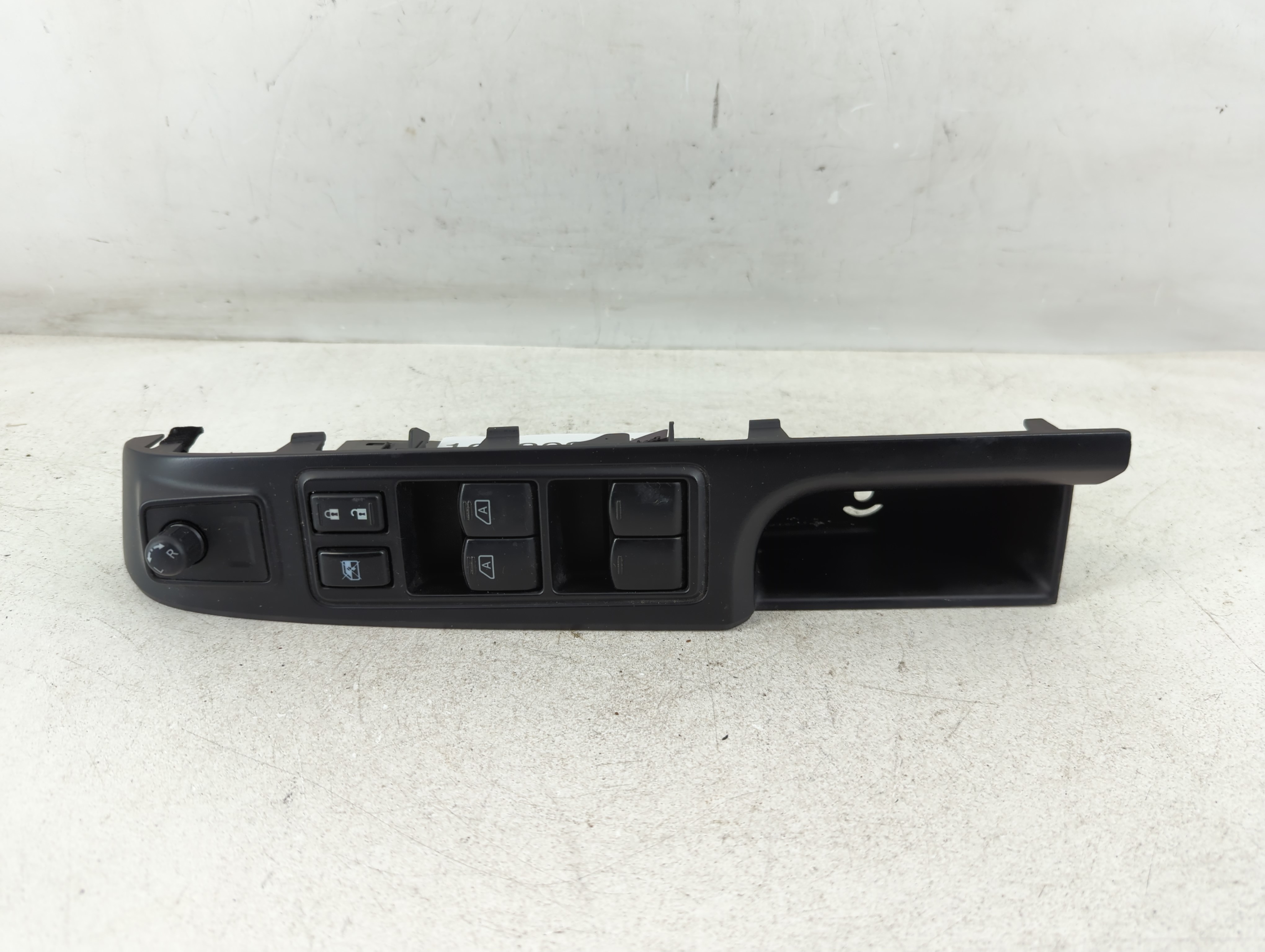 Picture of 2018-2022 Nissan Titan Driver Left Door Master Power Window Switch 1078032