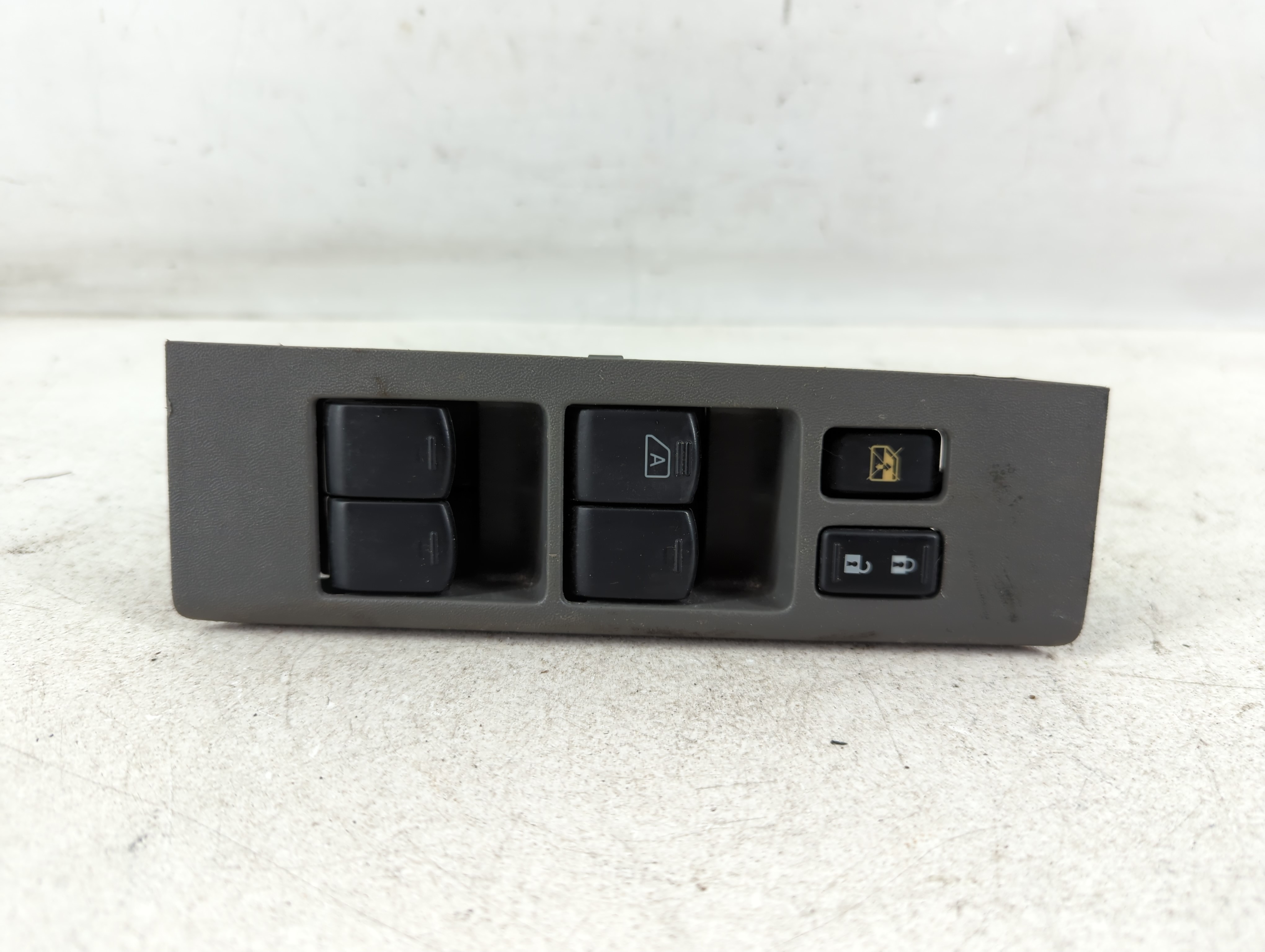 2016 Nissan Frontier Driver Left Door Master Power Window Switch 1078048 - Oemusedautoparts1.com